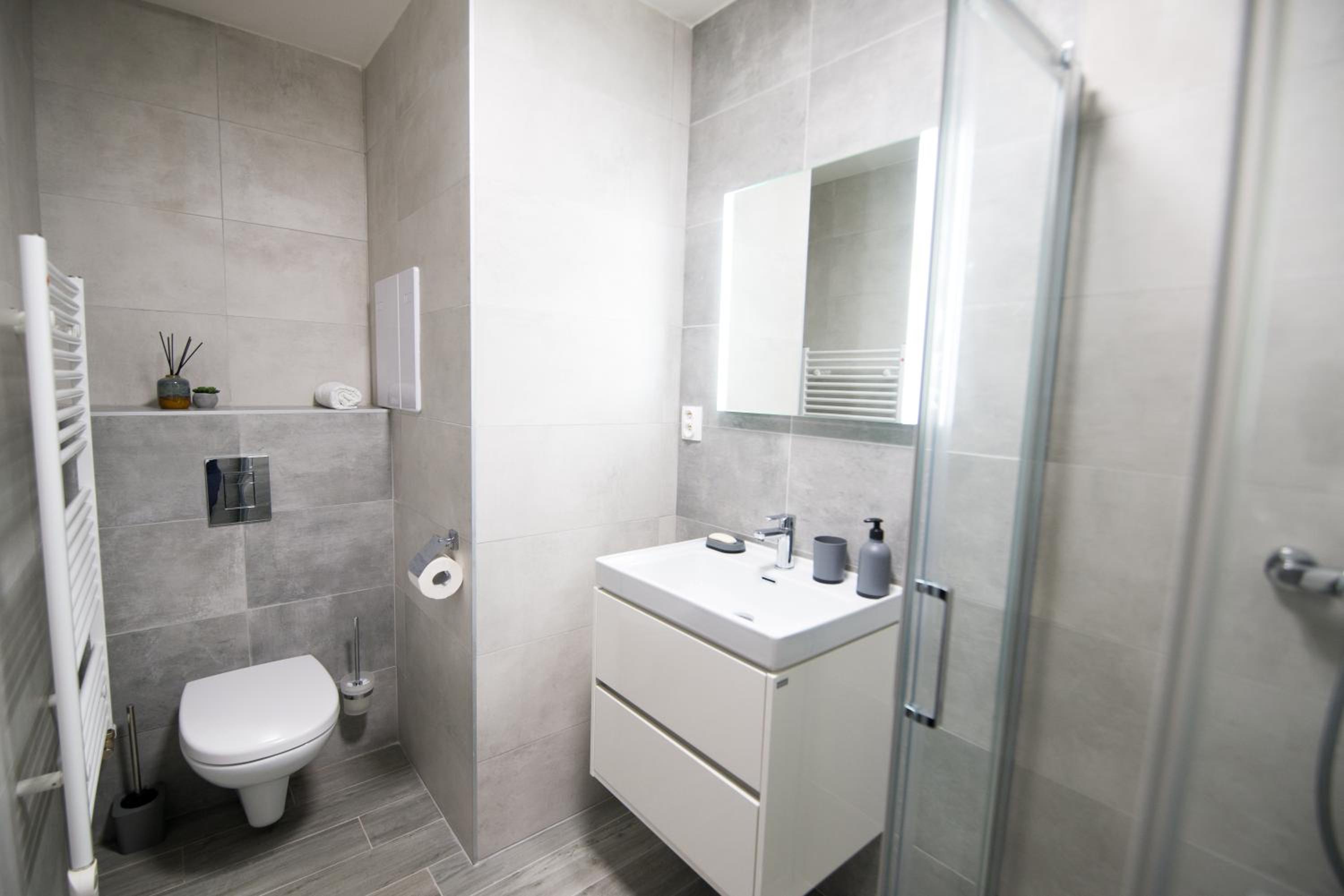 One-Bedroom Apartment - Photo 8