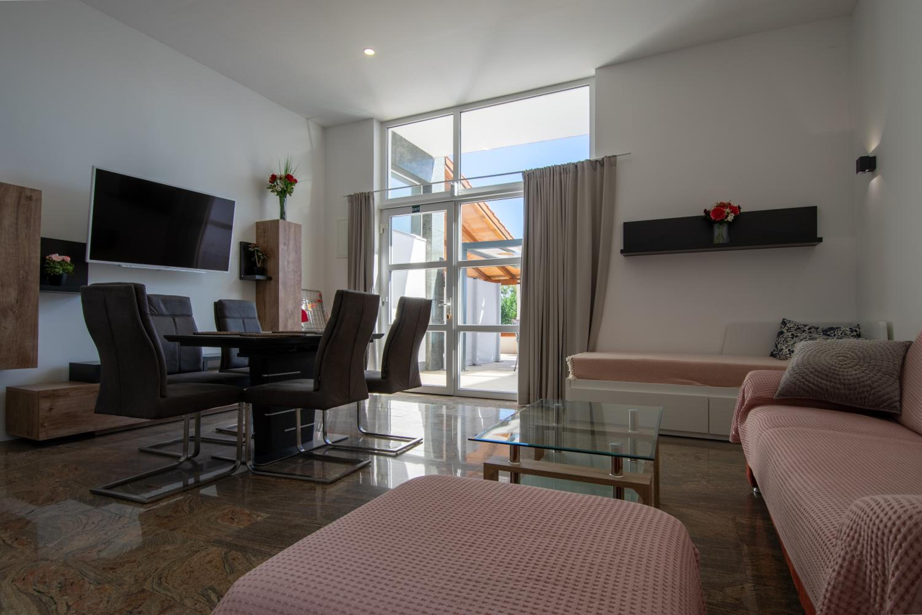Apartment with Sea View - Groundfloor
