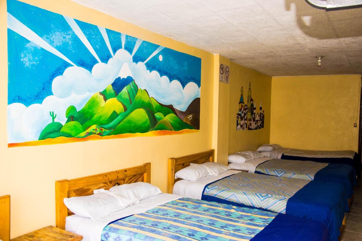 Bed in 6-Bed Mixed Dormitory Room photo 2