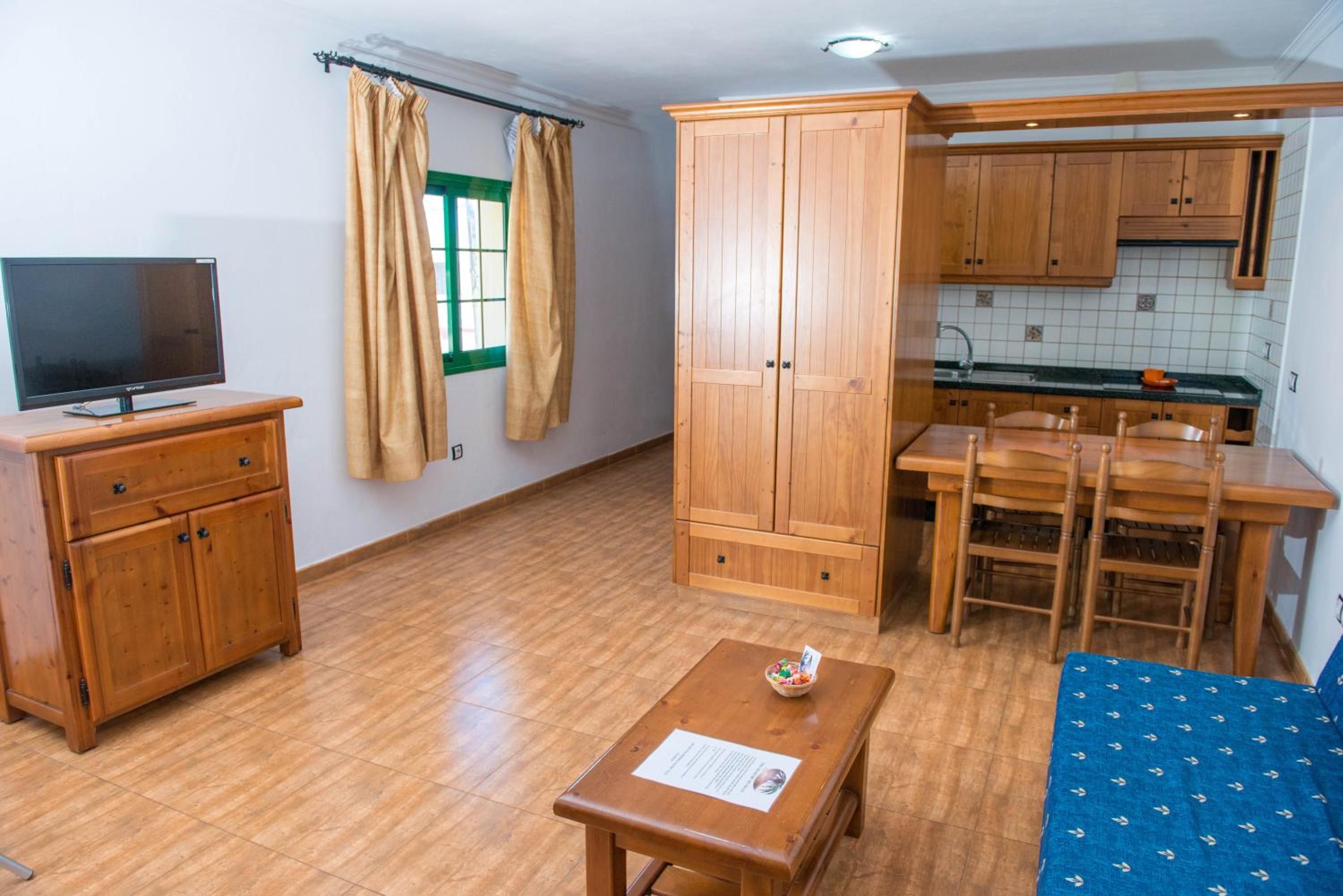 One-Bedroom Apartment photo 2