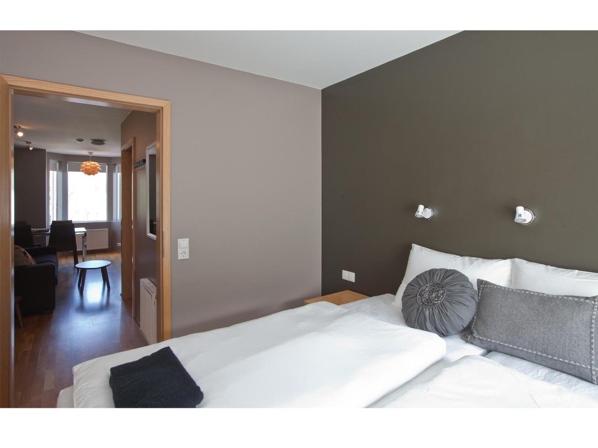 One-Bedroom Apartment with Square View photo 3