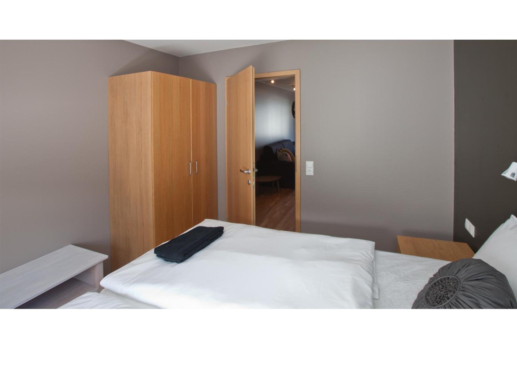 One-Bedroom Apartment with Square View photo 2