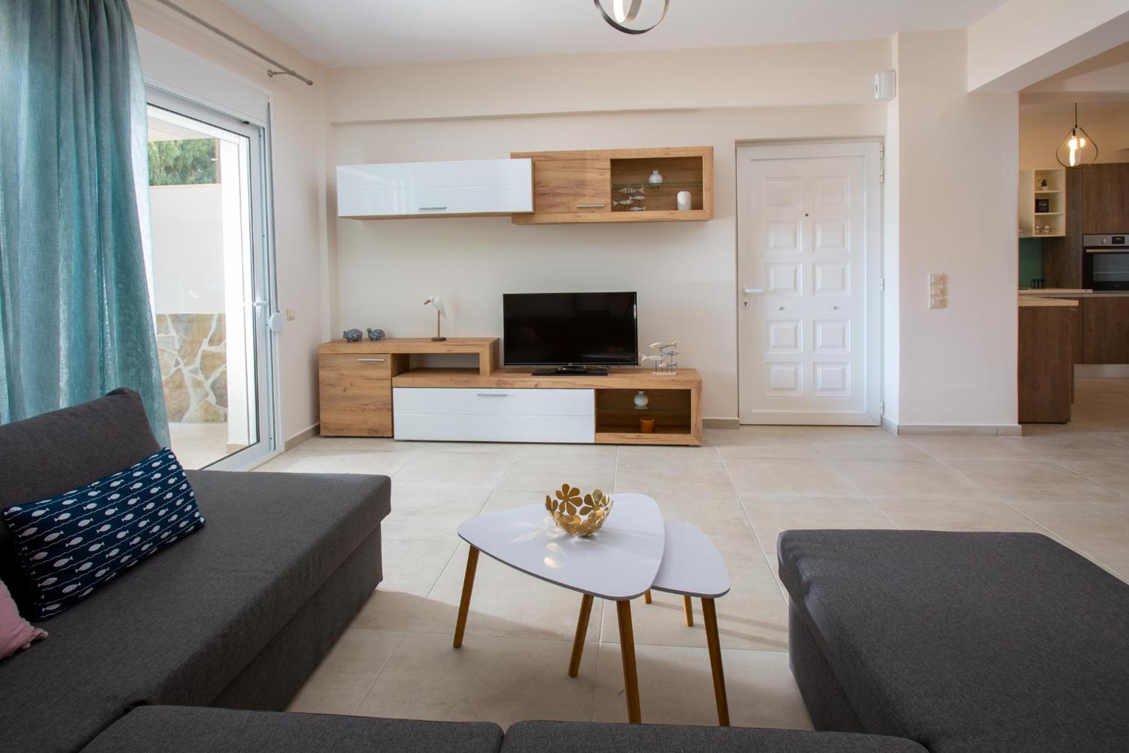Three-Bedroom House - Photo 10