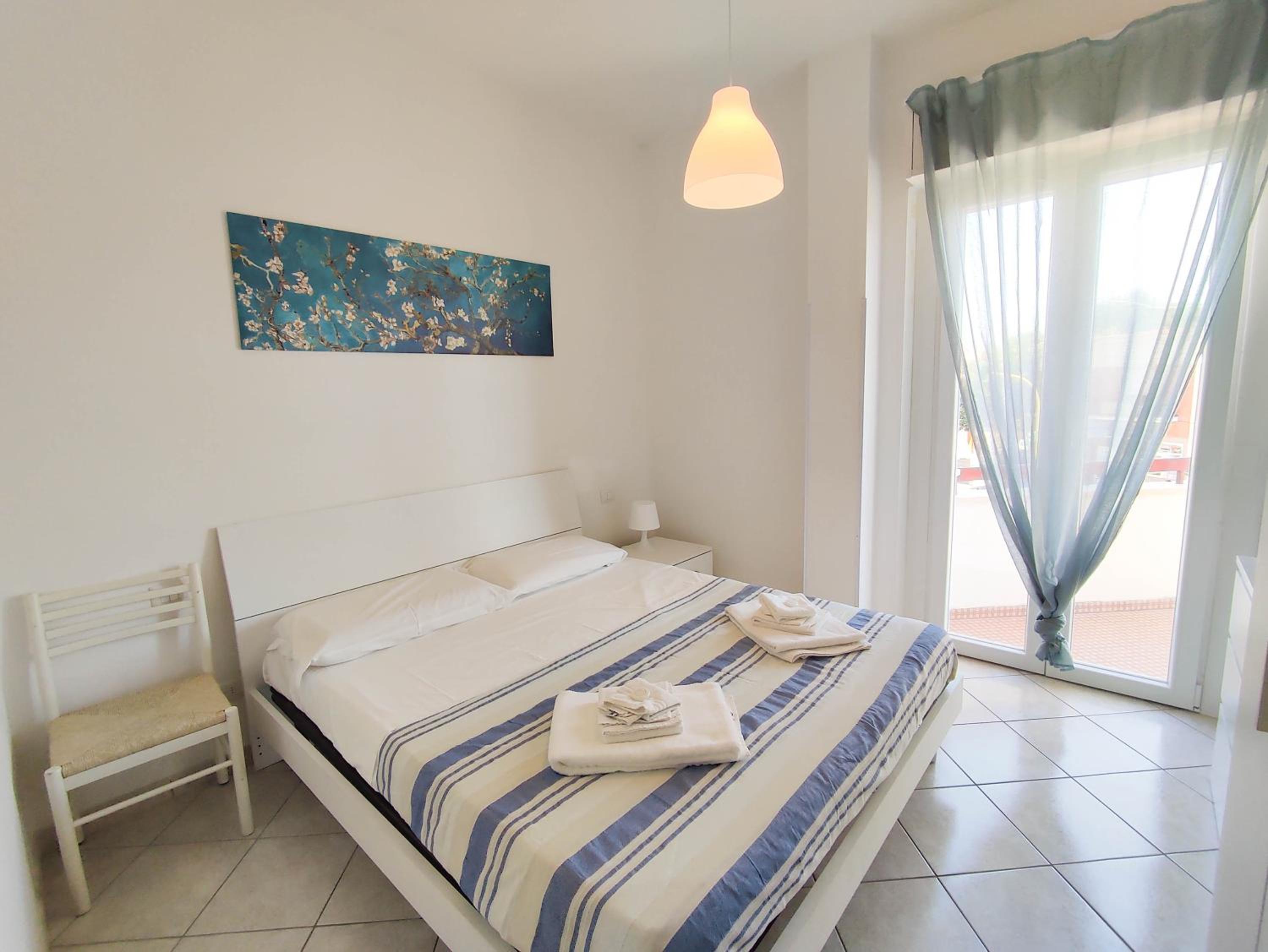 Three-Bedroom House - Photo 5