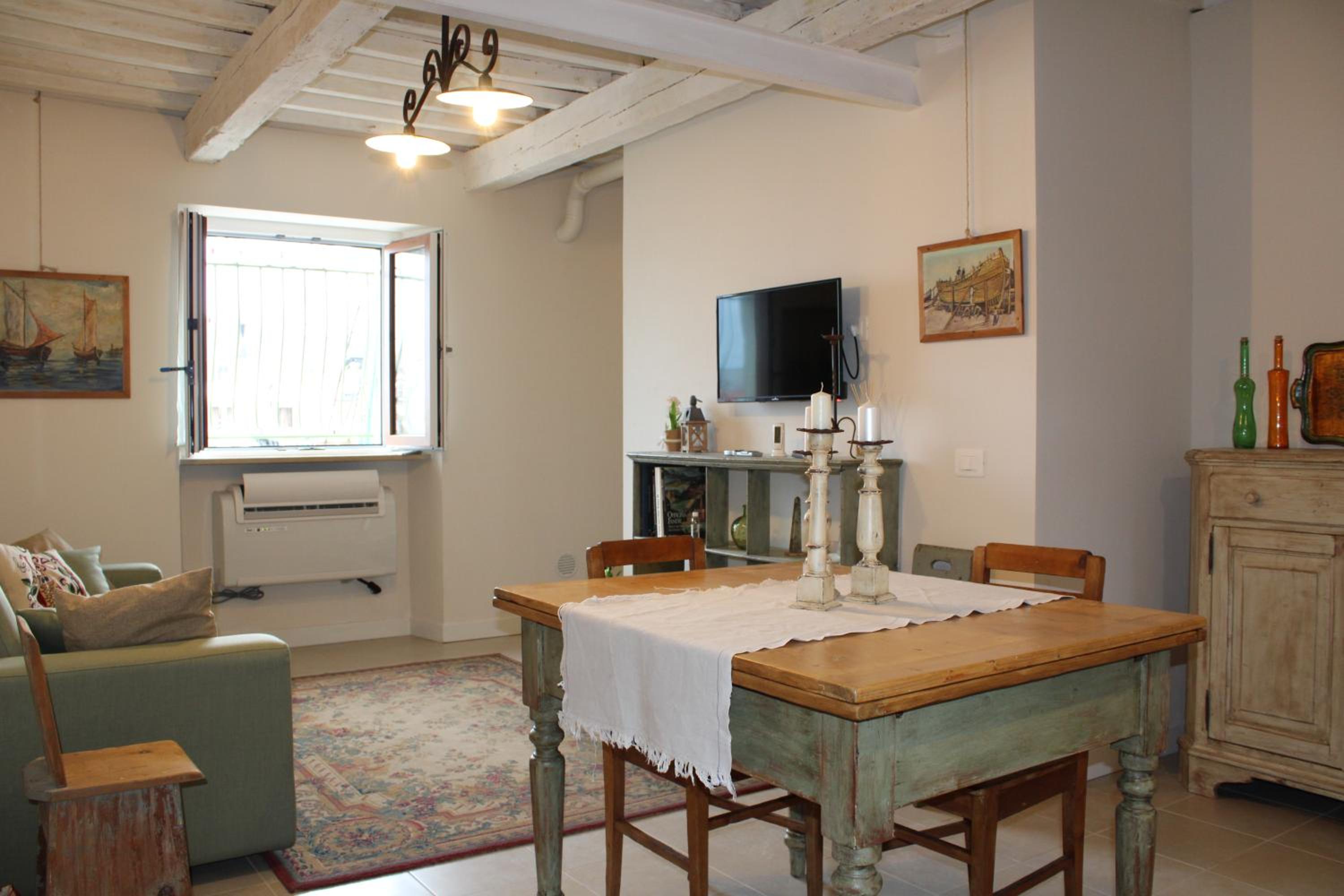 One-Bedroom Apartment photo 2