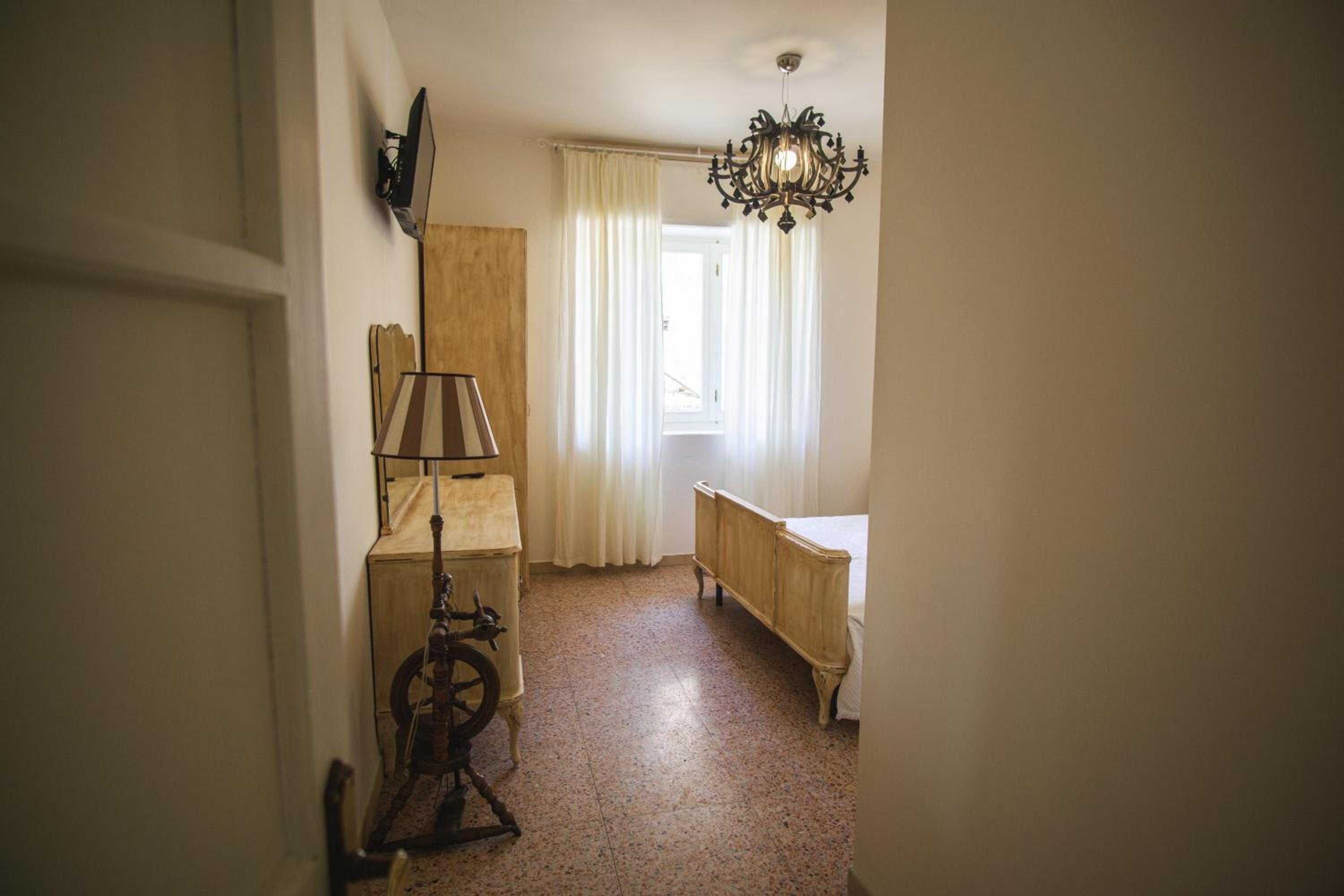 Double Room - Photo 1
