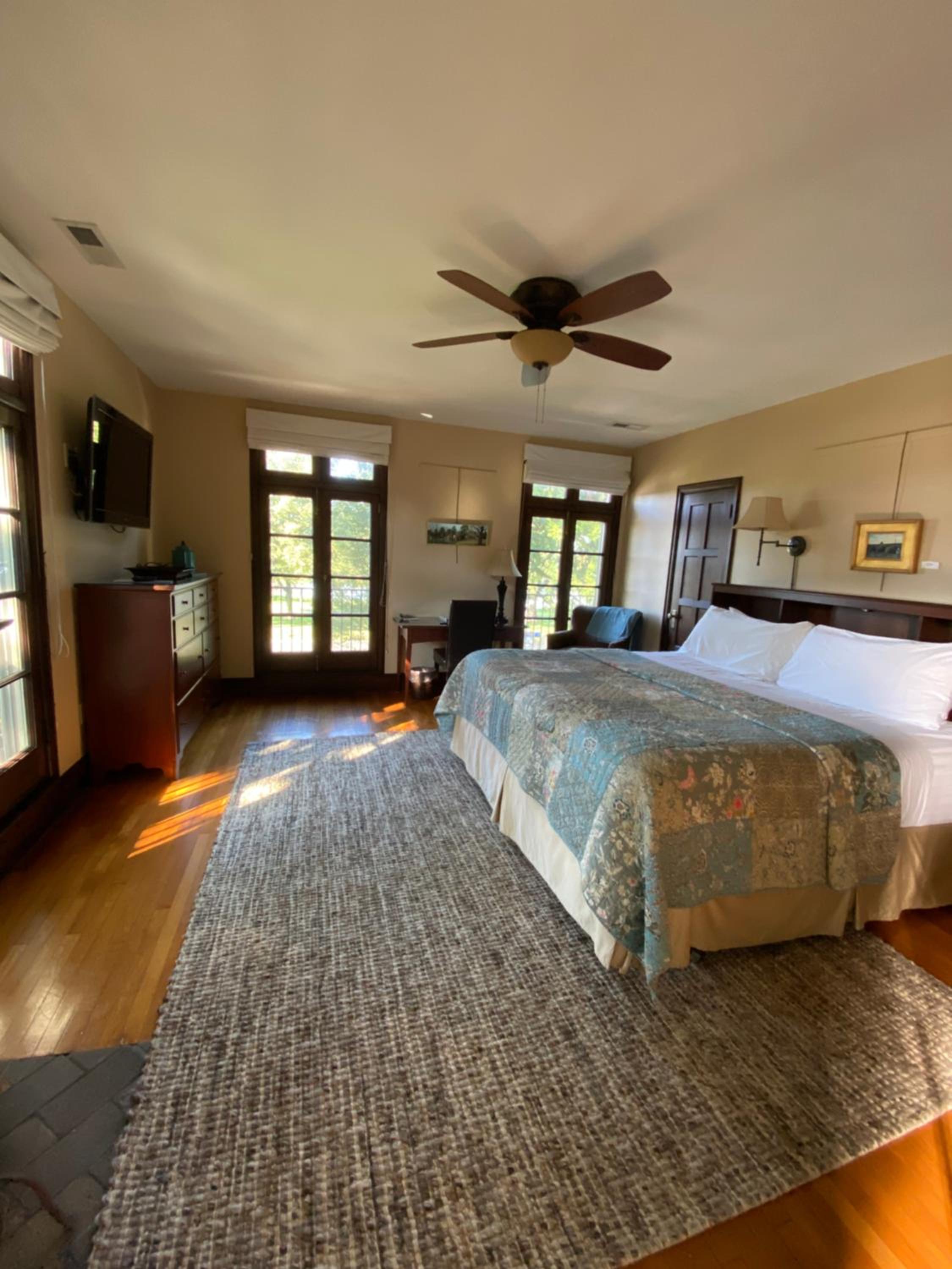 Superior King Room photo 2