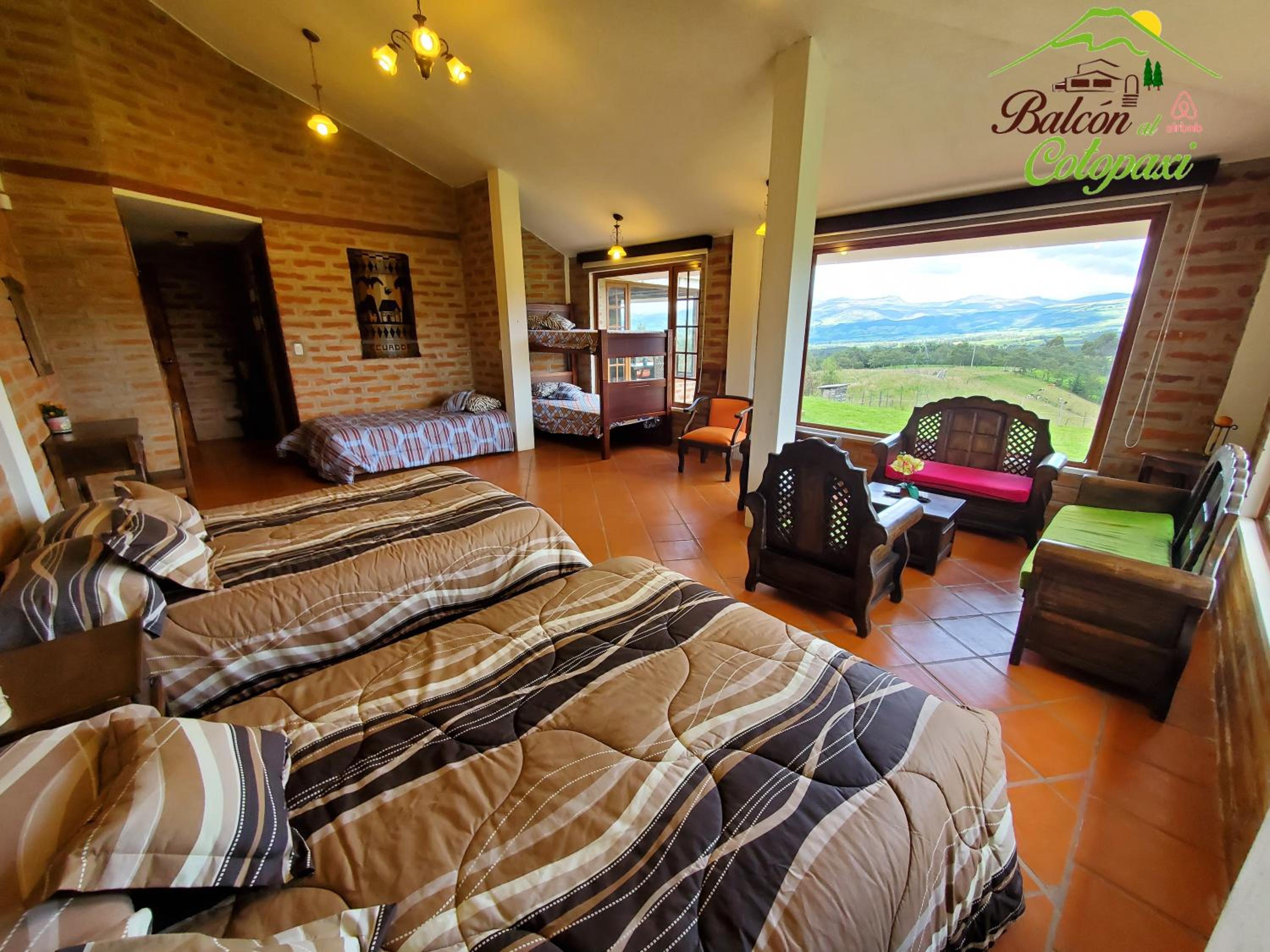 Family Room with Mountain View photo 3