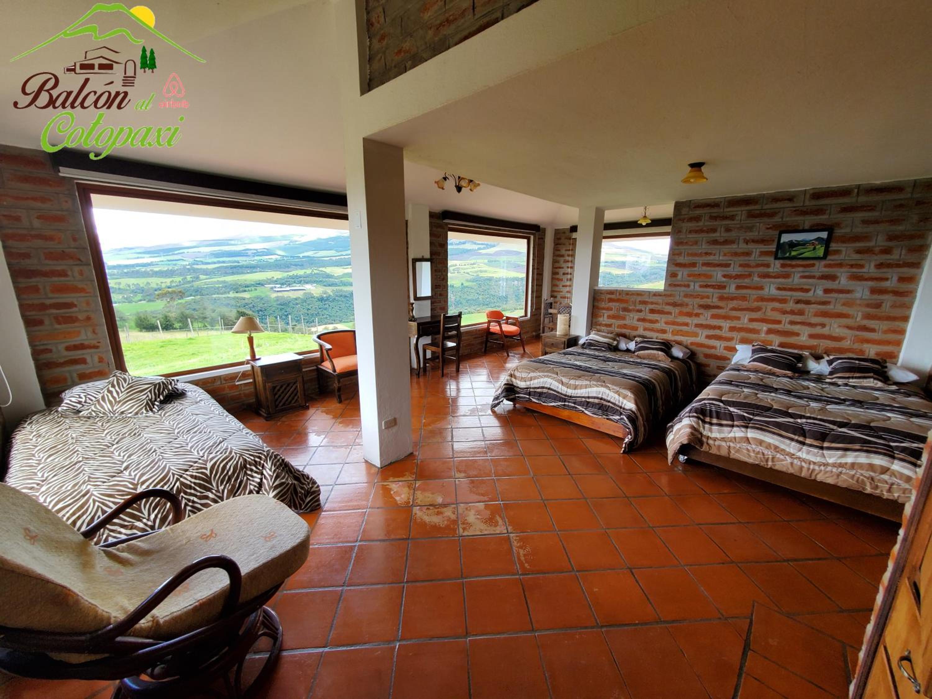 Family Room with Mountain View photo 3