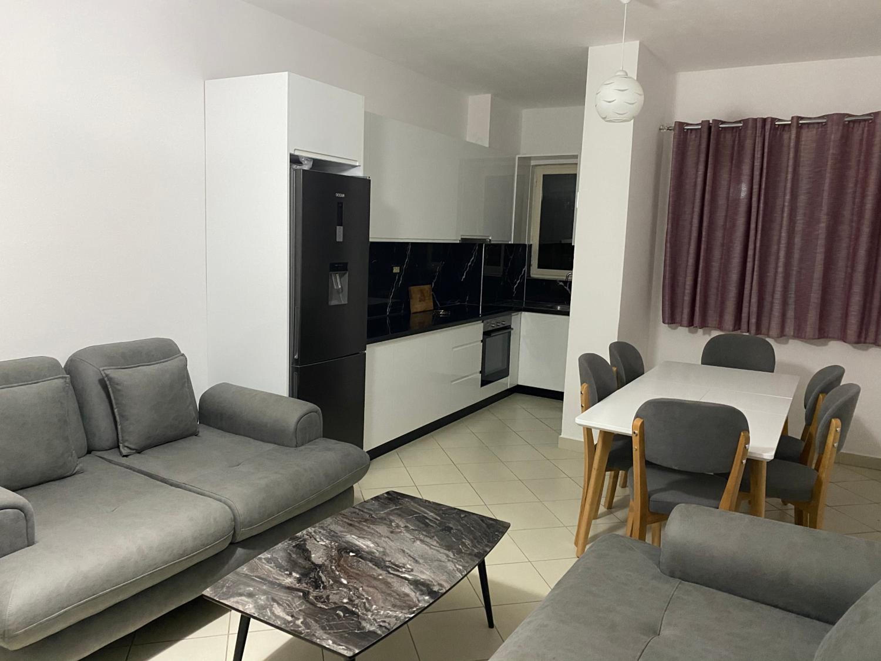 Apartment photo 2