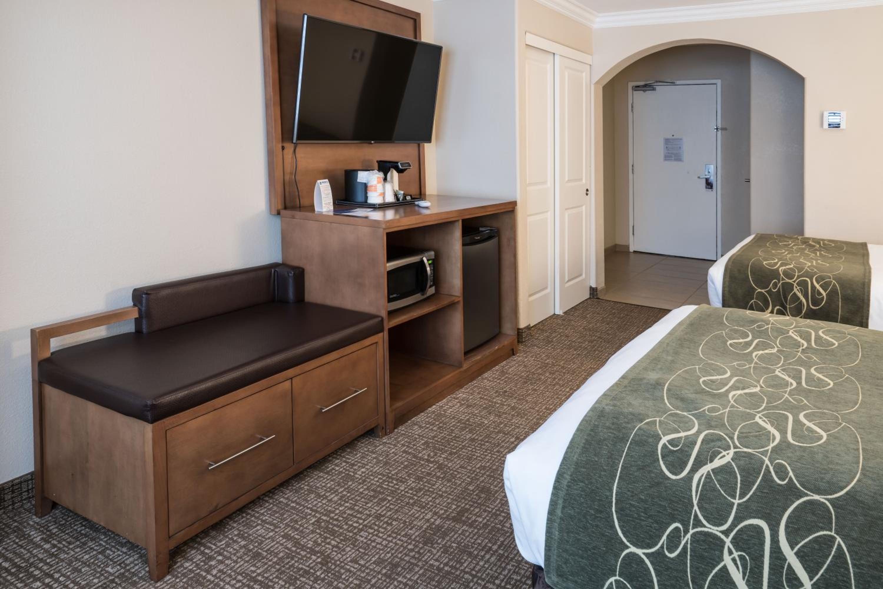 Double Suite - Non-Smoking - Photo 8