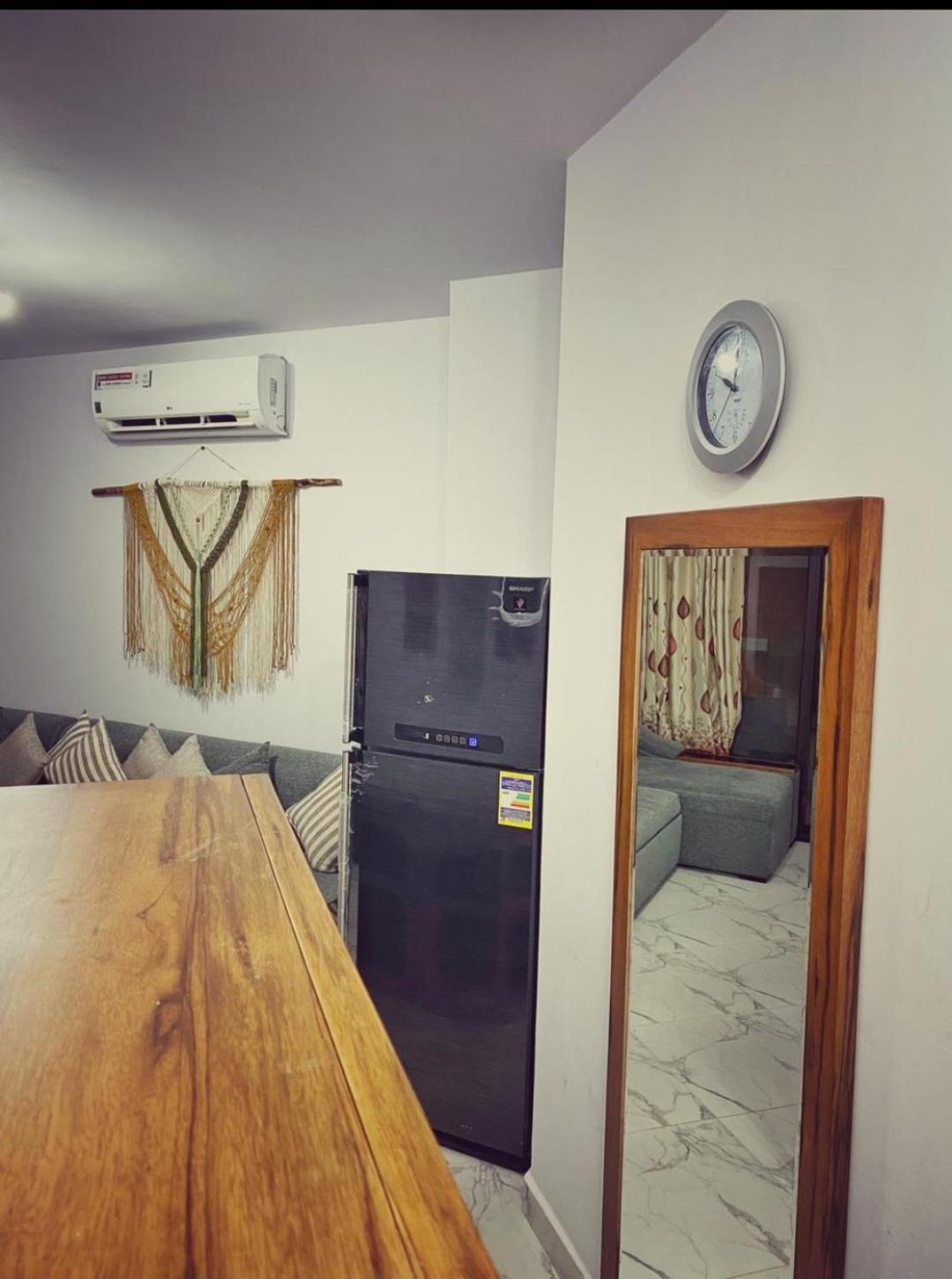 One-Bedroom Apartment - Photo 4