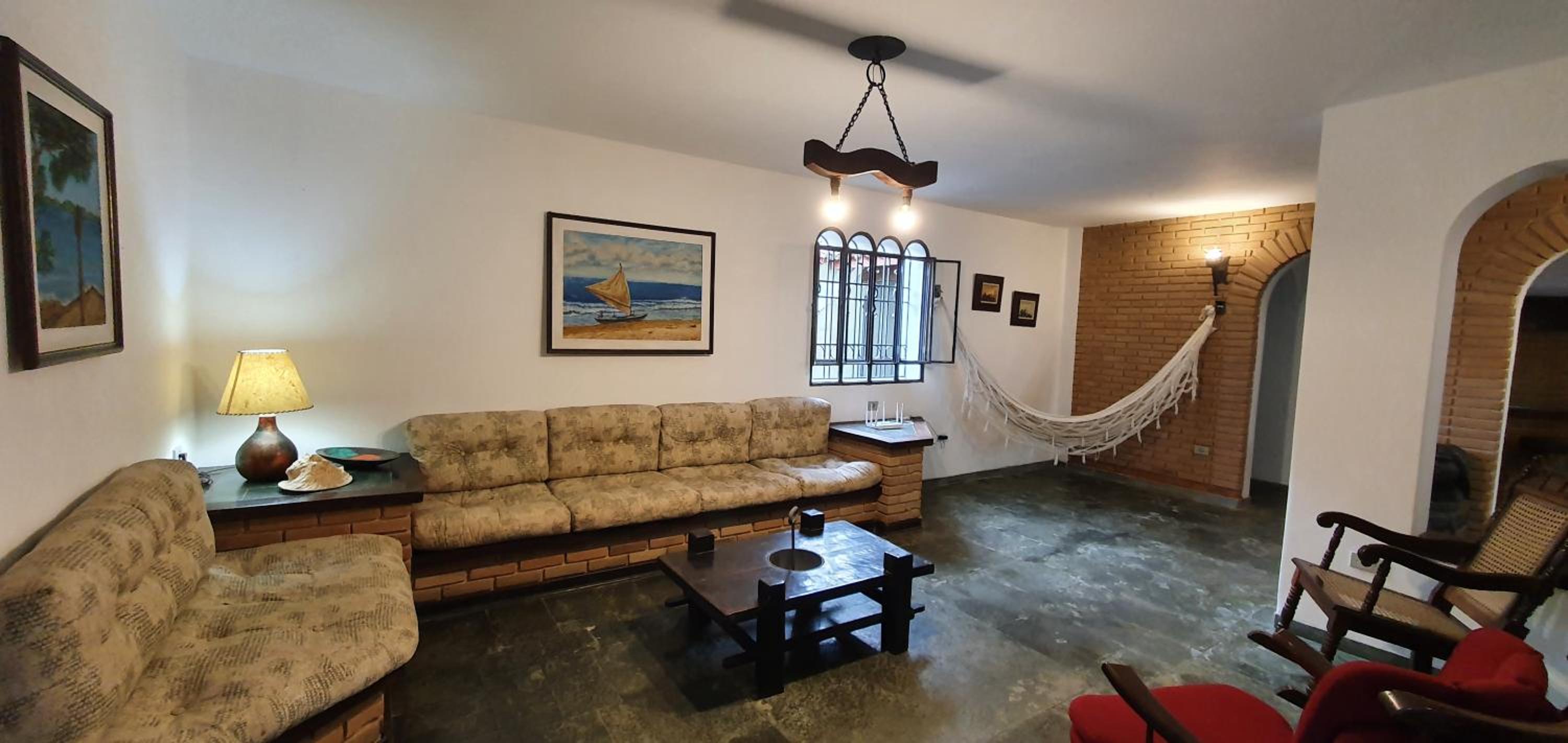 Apartment - Split Level - Photo 1