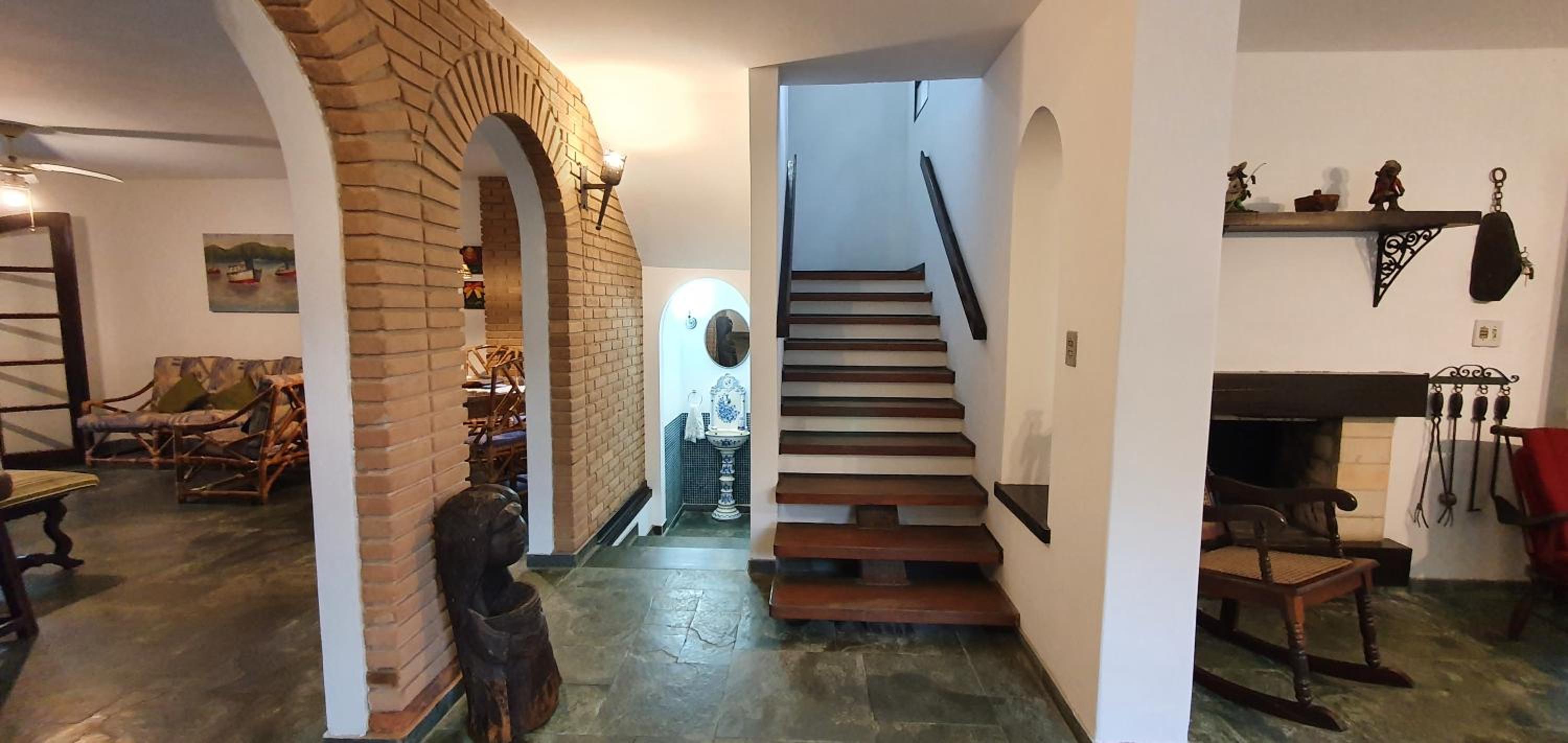 Apartment - Split Level - Photo 32
