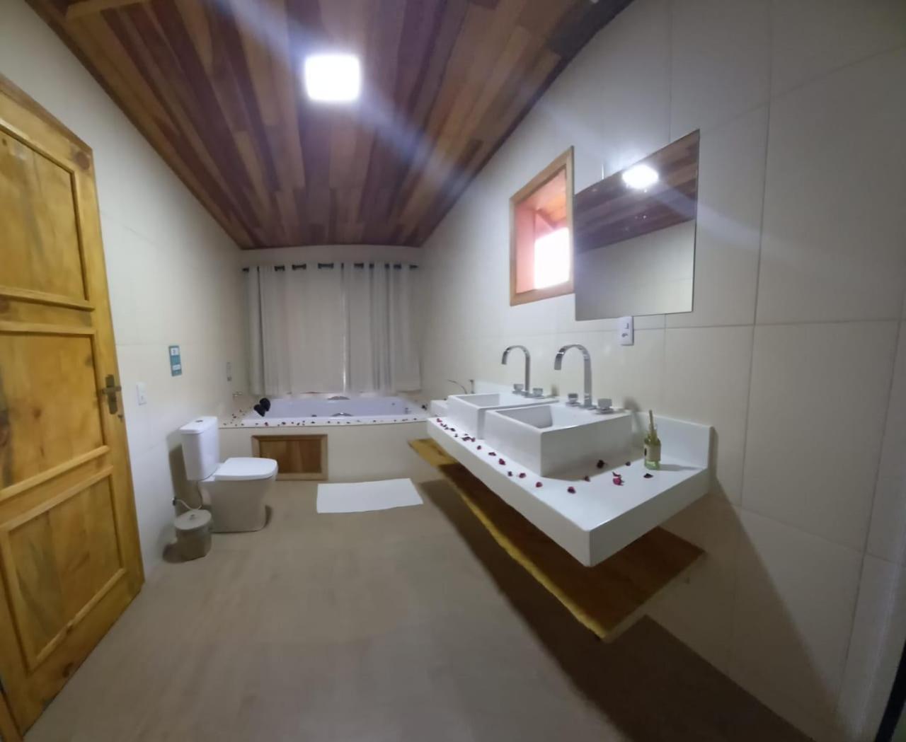 Queen Room with Spa Bath - Photo 3