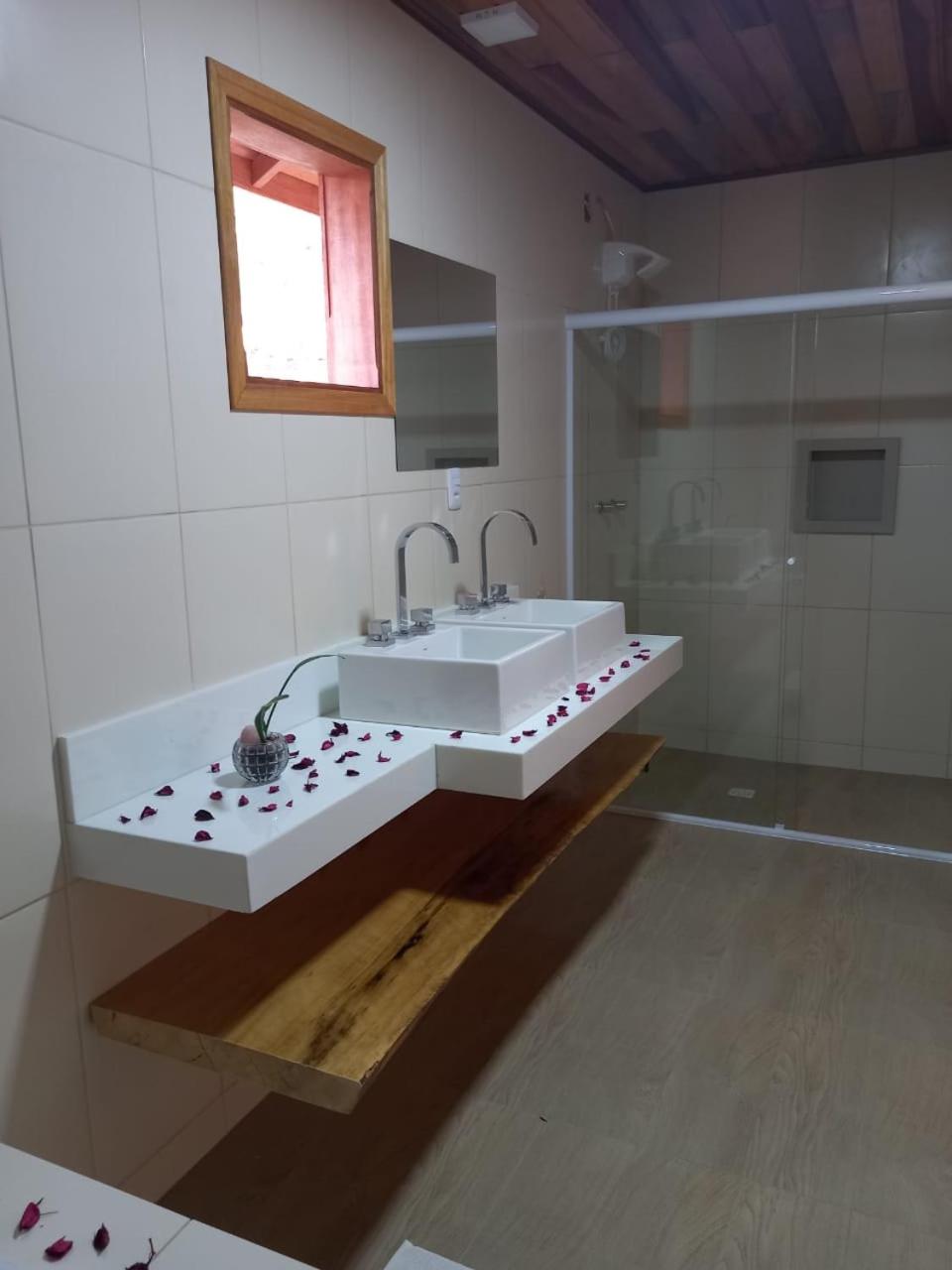 Queen Room with Spa Bath - Photo 4