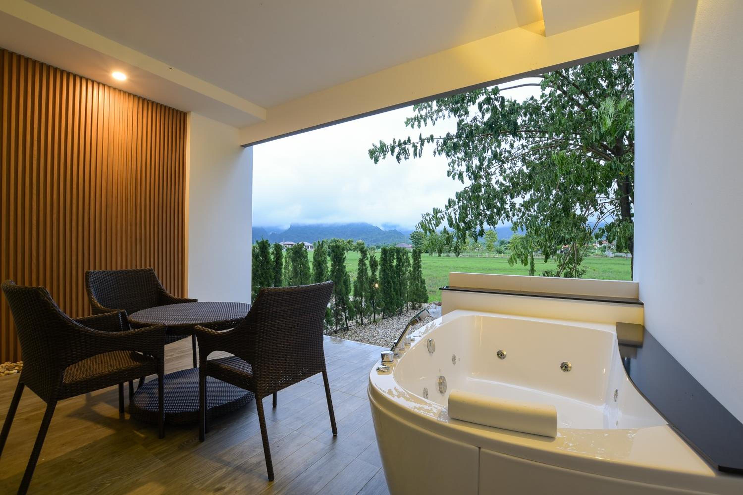 Superior Suite - Photo 3
