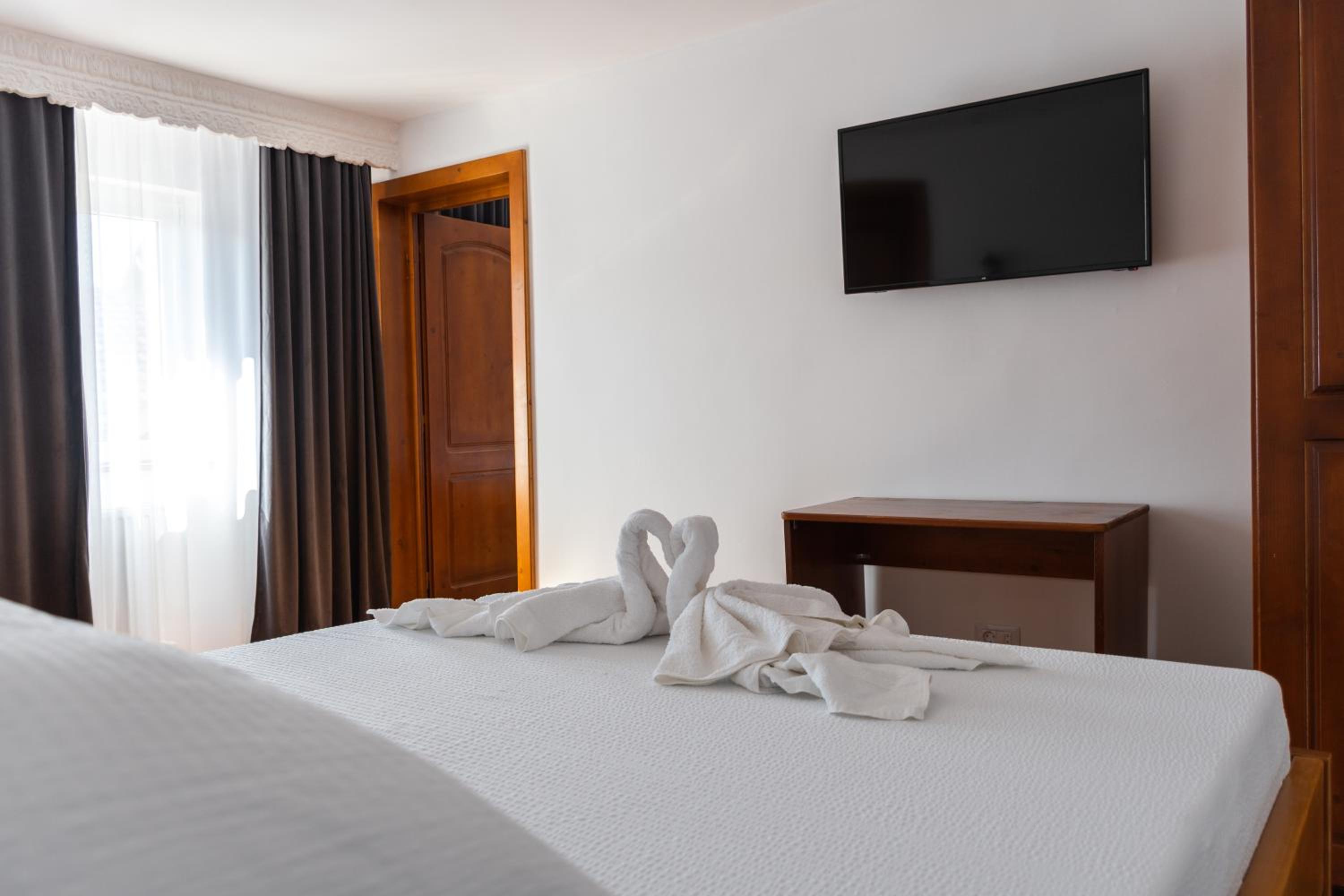 Double Room - Photo 4