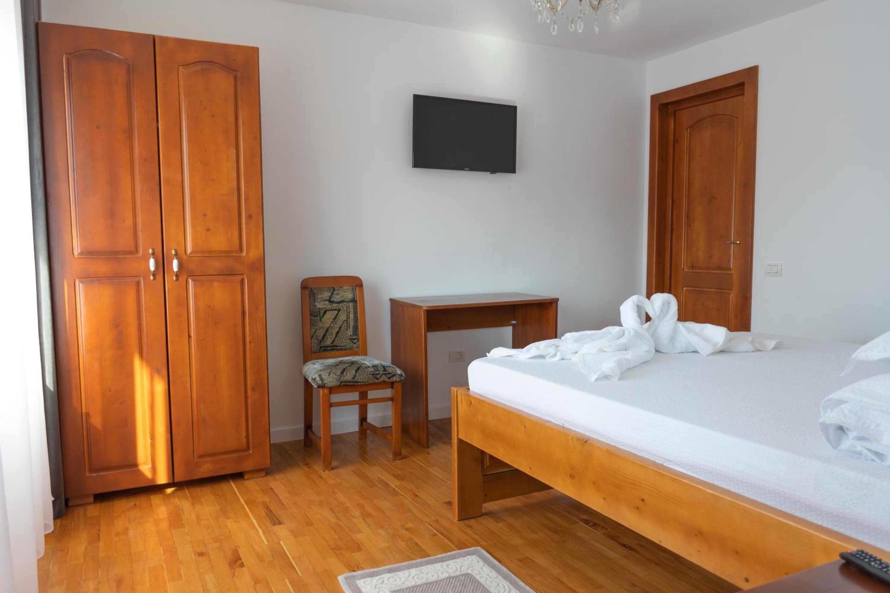 Double Room - Photo 1