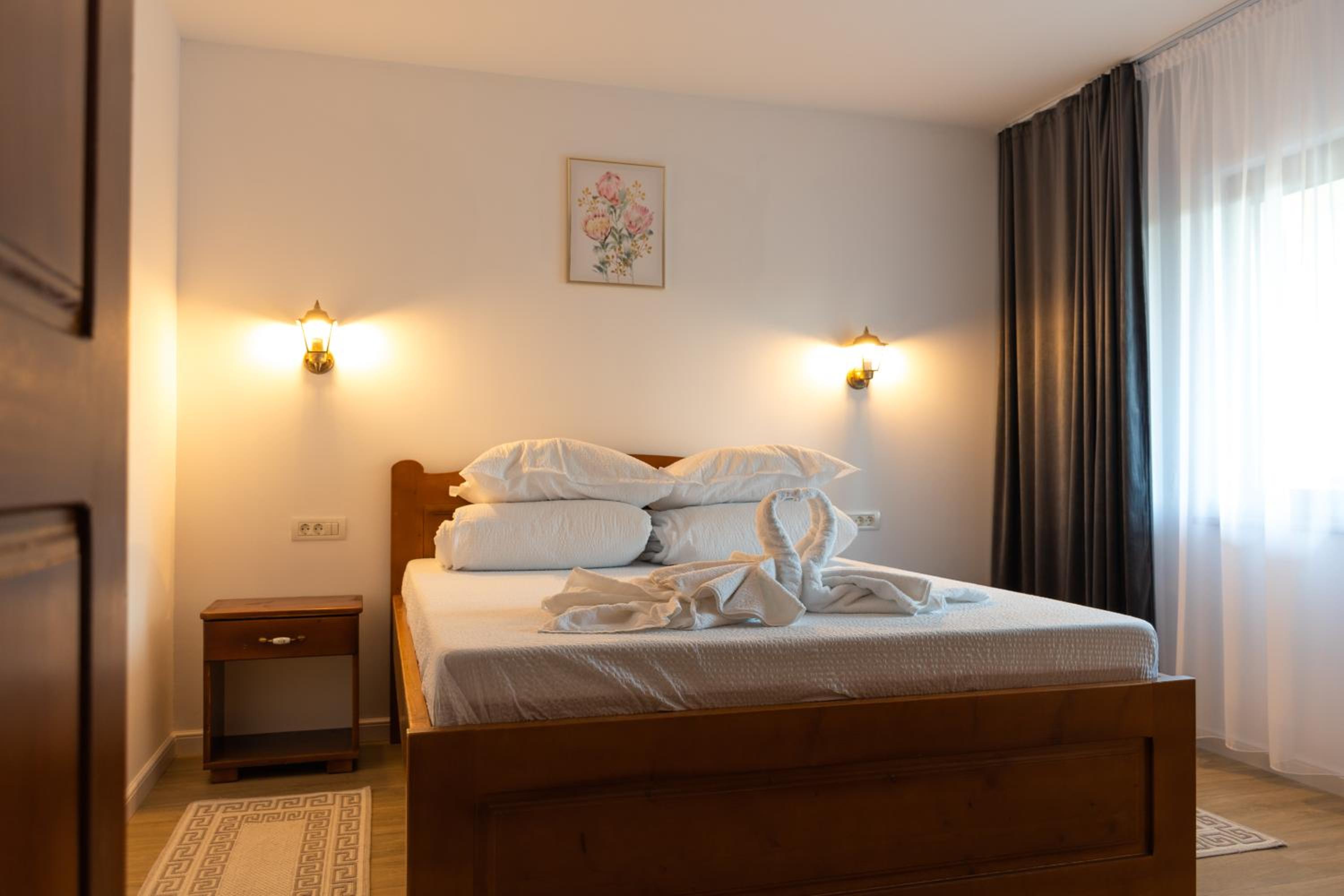 Double Room - Photo 5
