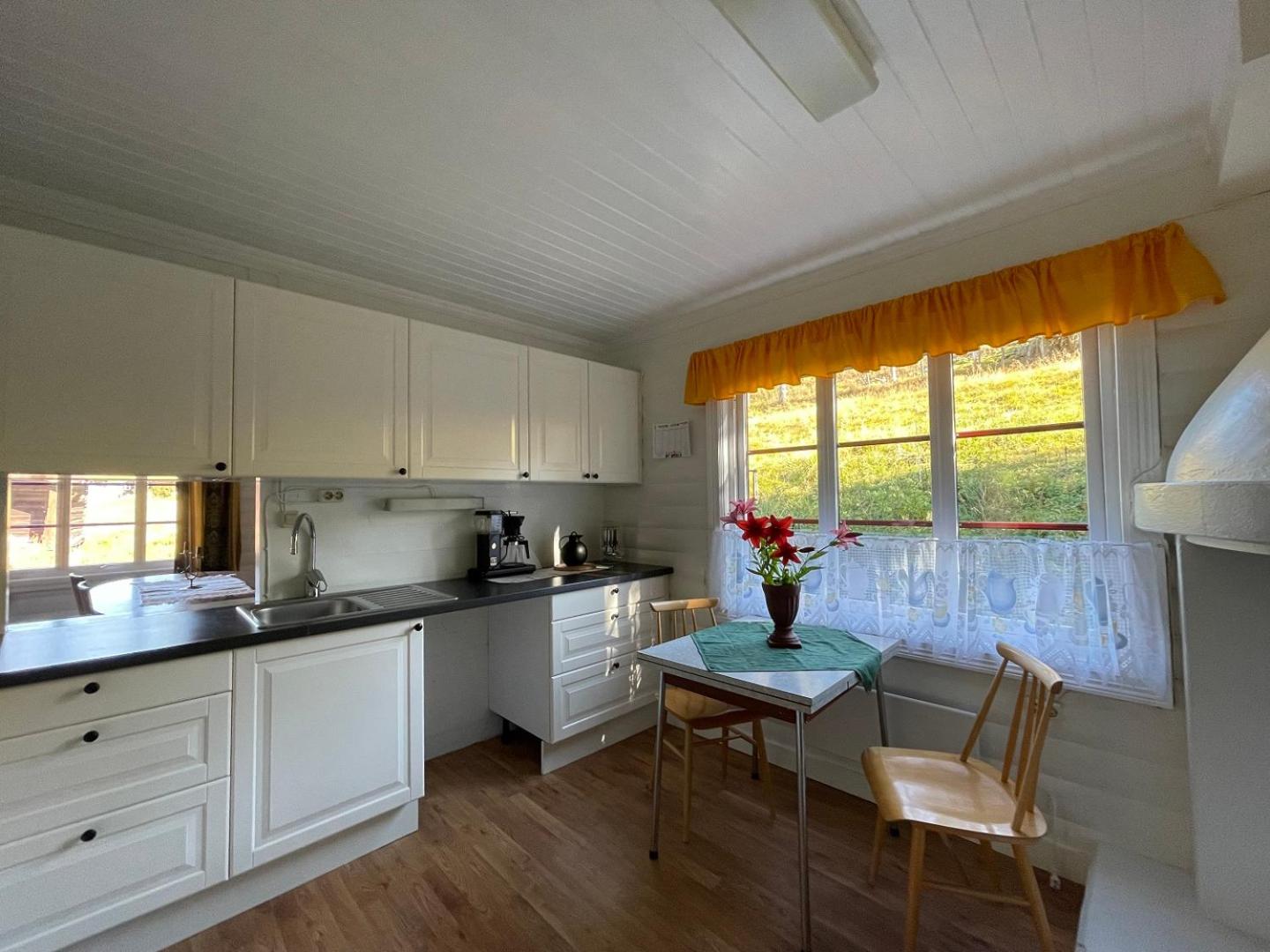 Three-Bedroom House photo 2