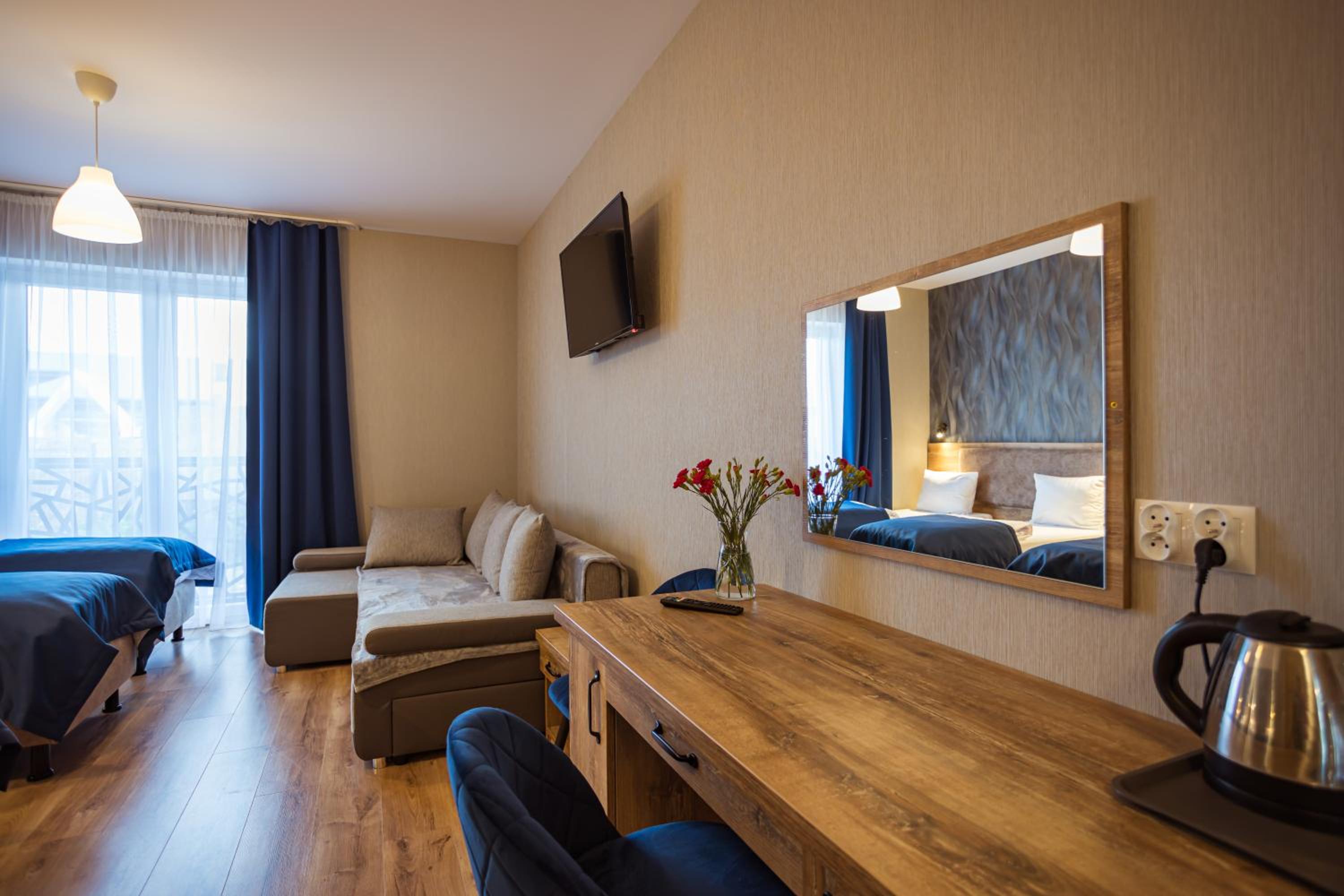 Standard Double Room - Photo 15