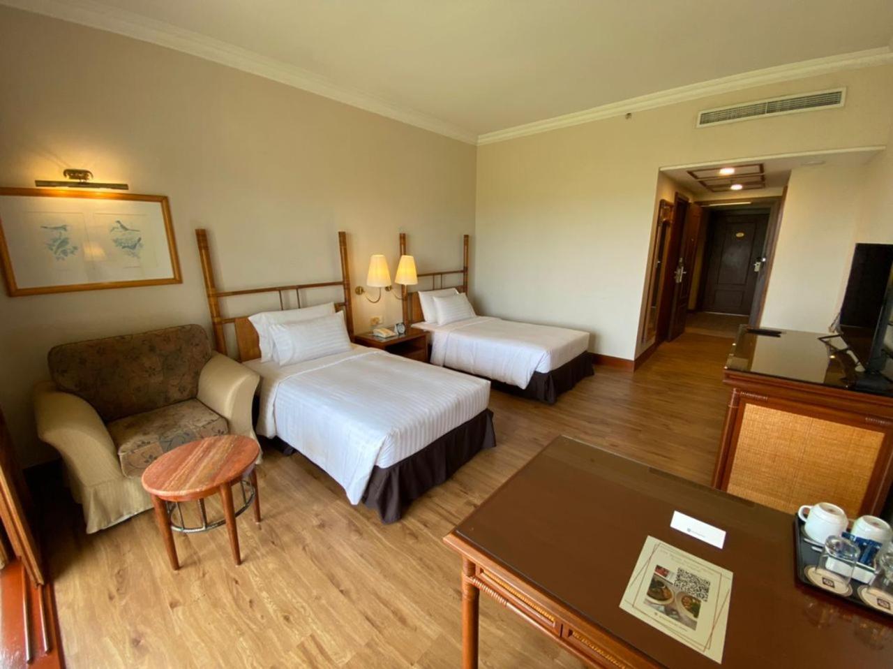 Deluxe Room - Photo 3