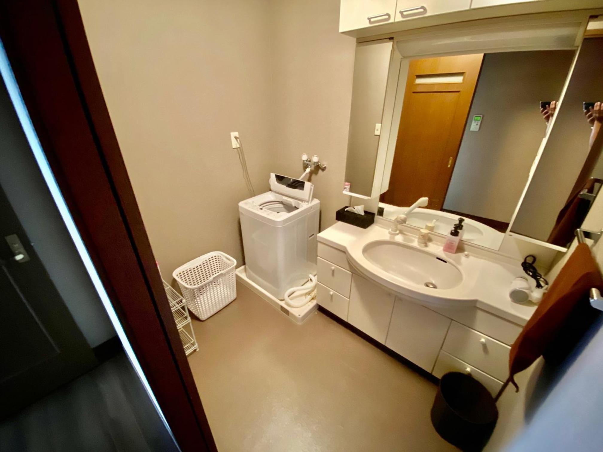 Suite with Balcony - Photo 16