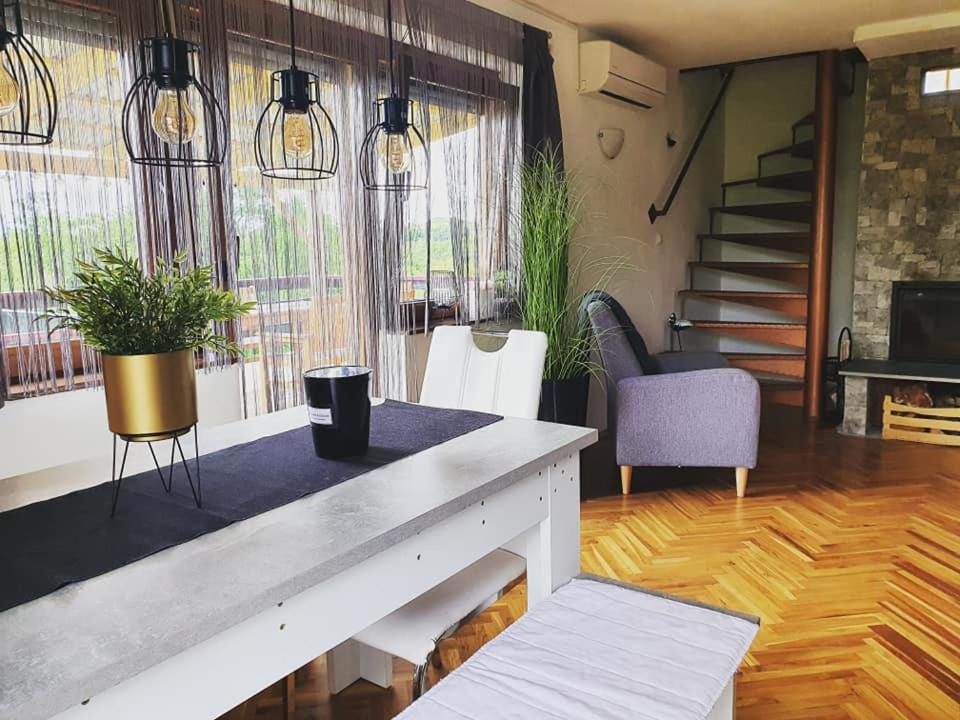 Two-Bedroom House - Photo 17