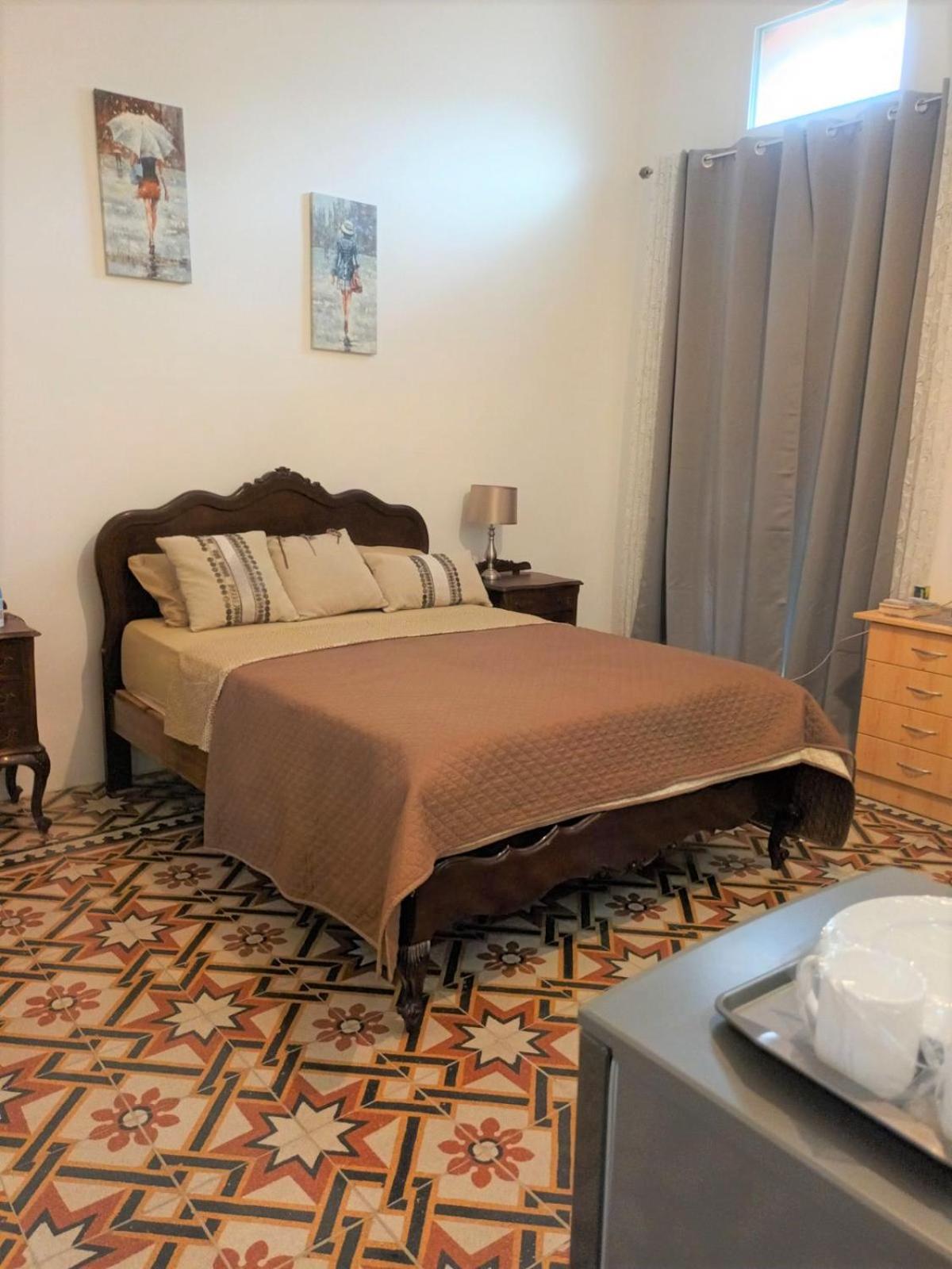 Deluxe Double Room with Shower photo 2