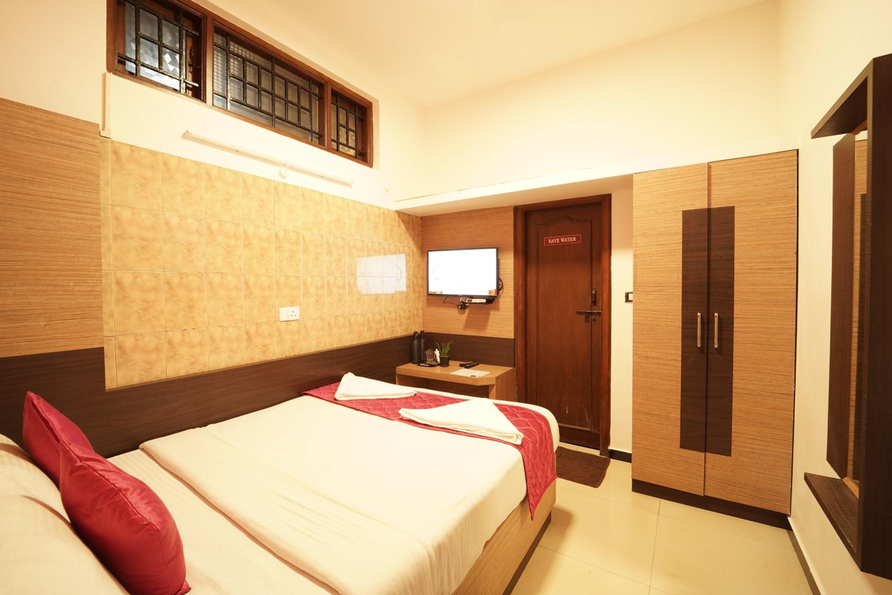 Two-Bedroom Apartment - Photo 12