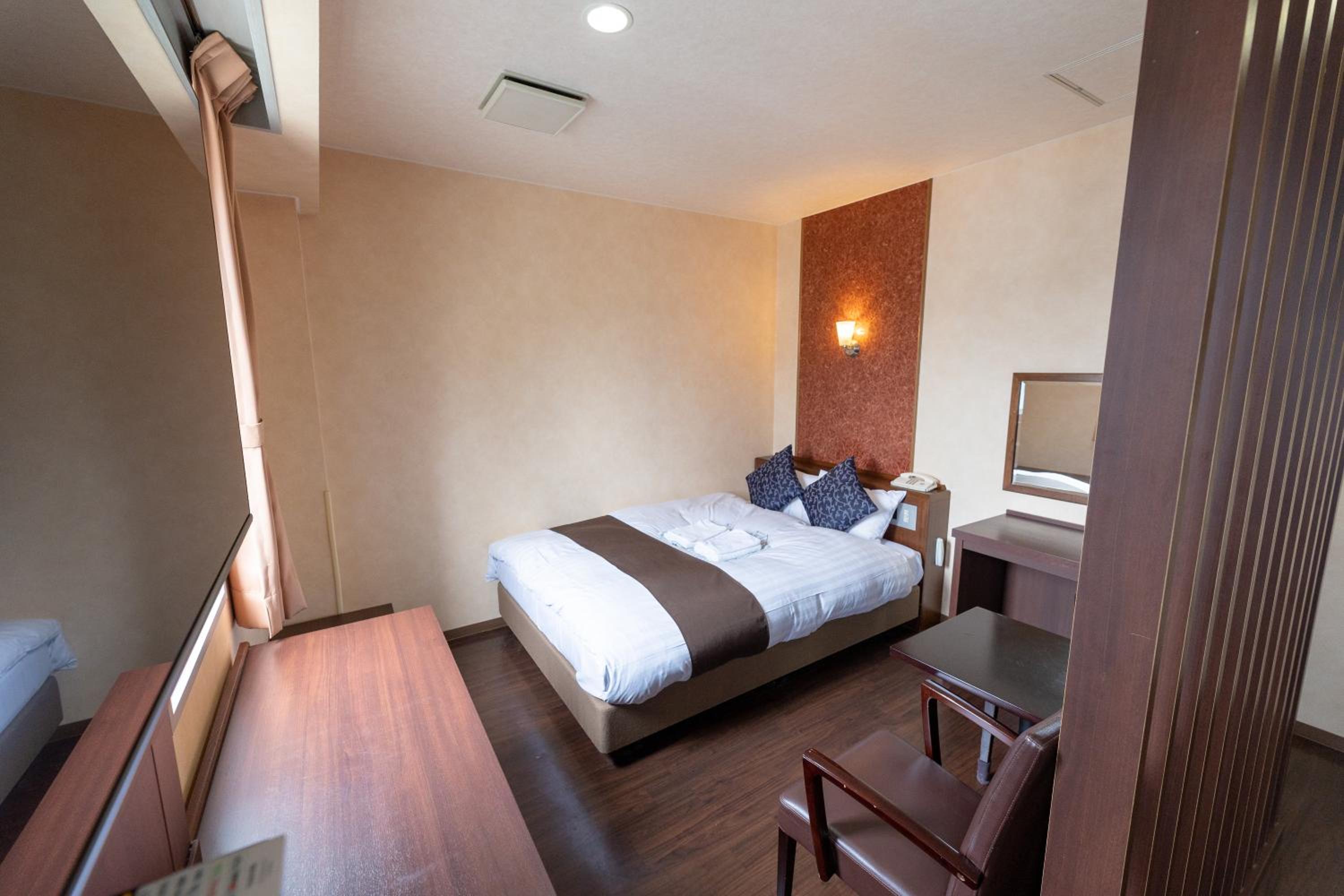 Double Room - Photo 5