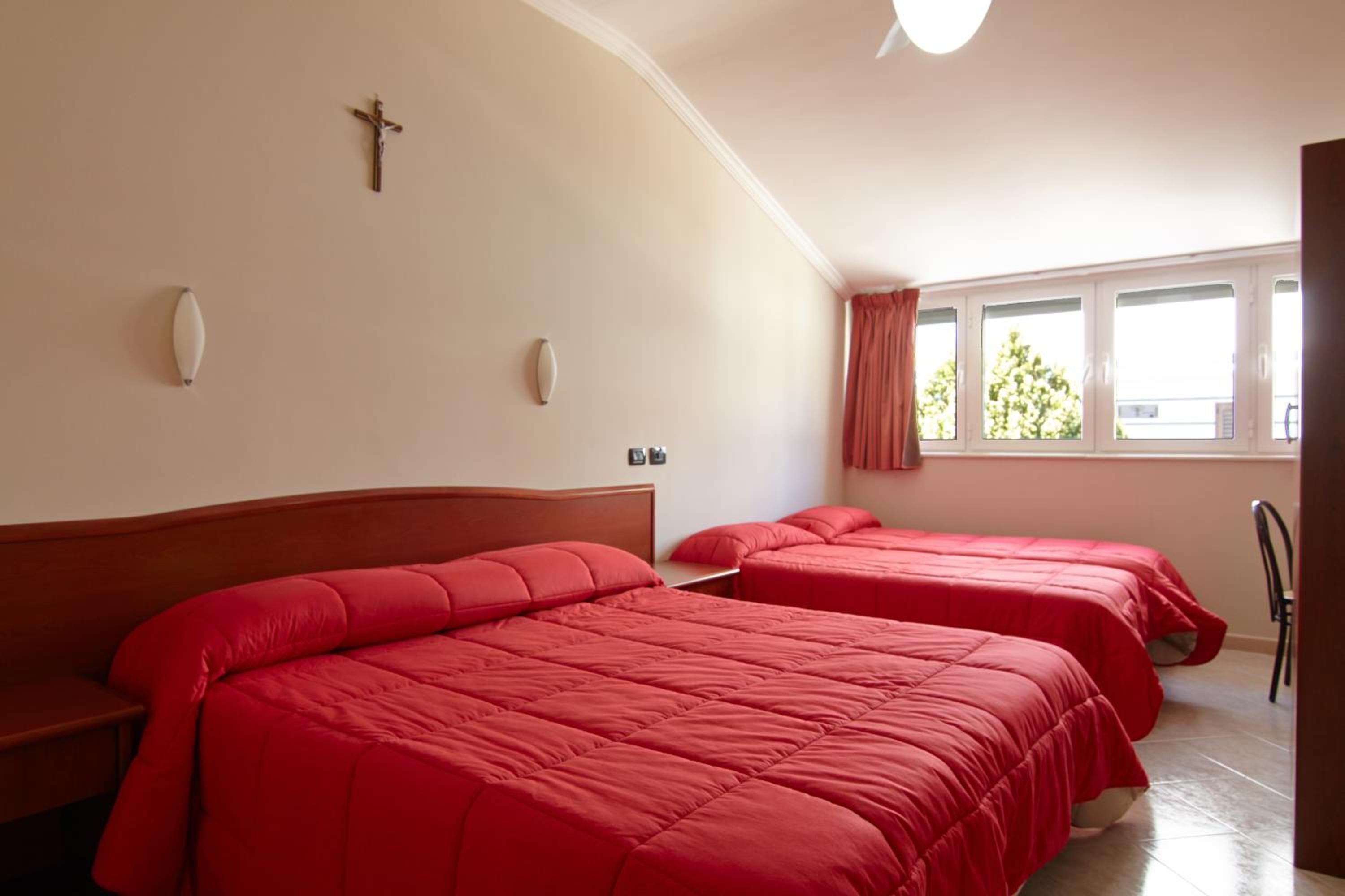 Basic Triple Room photo 1