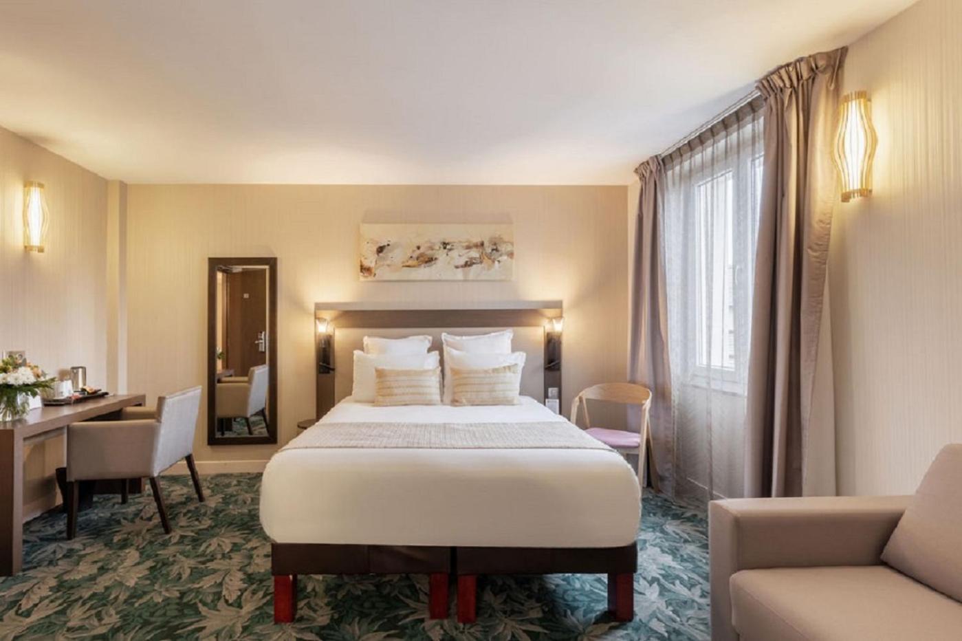 Deluxe Queen Room - Non-Smoking - Photo 1