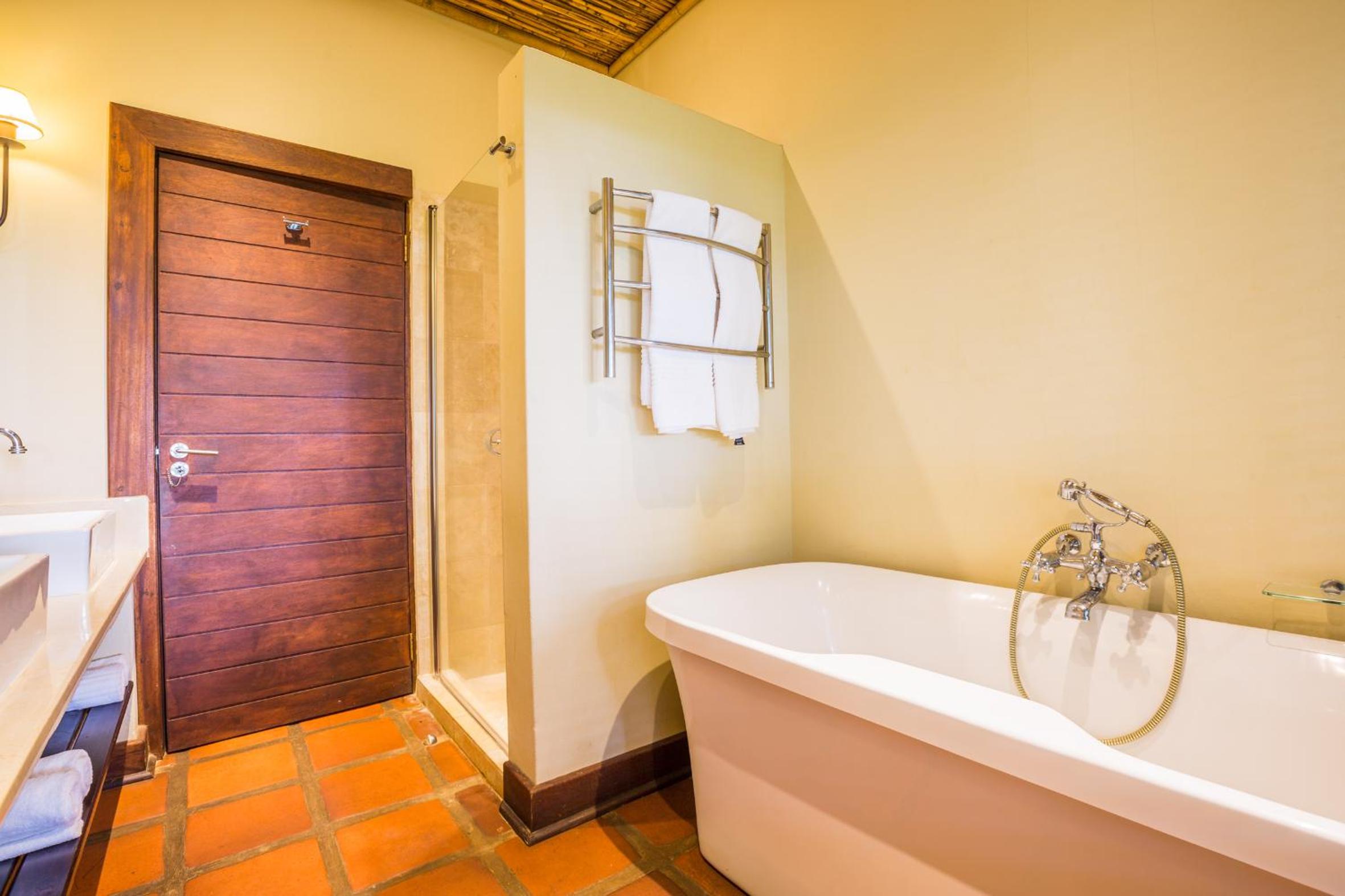 Large Double Room - Photo 2
