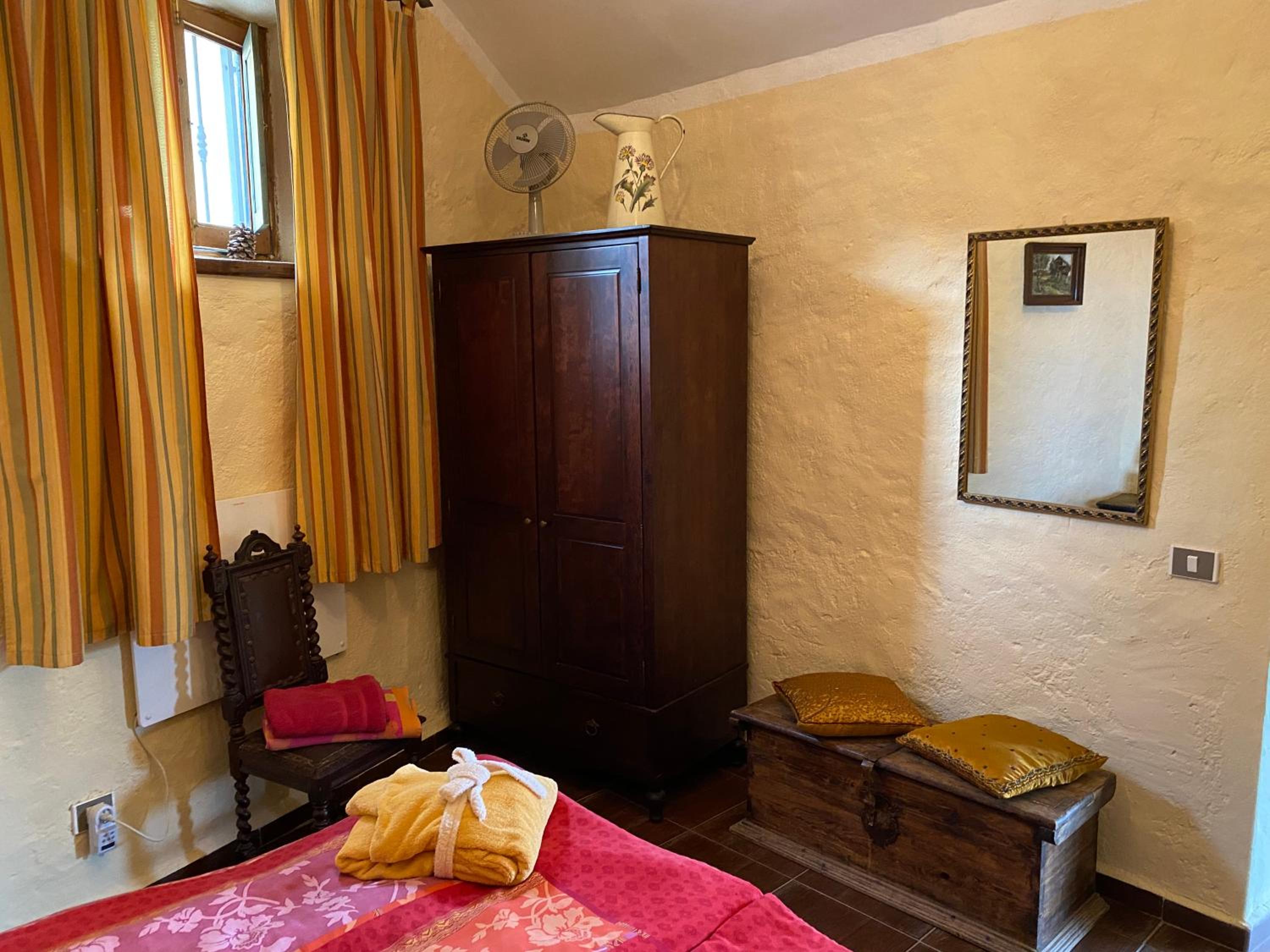 Three-Bedroom House photo 3