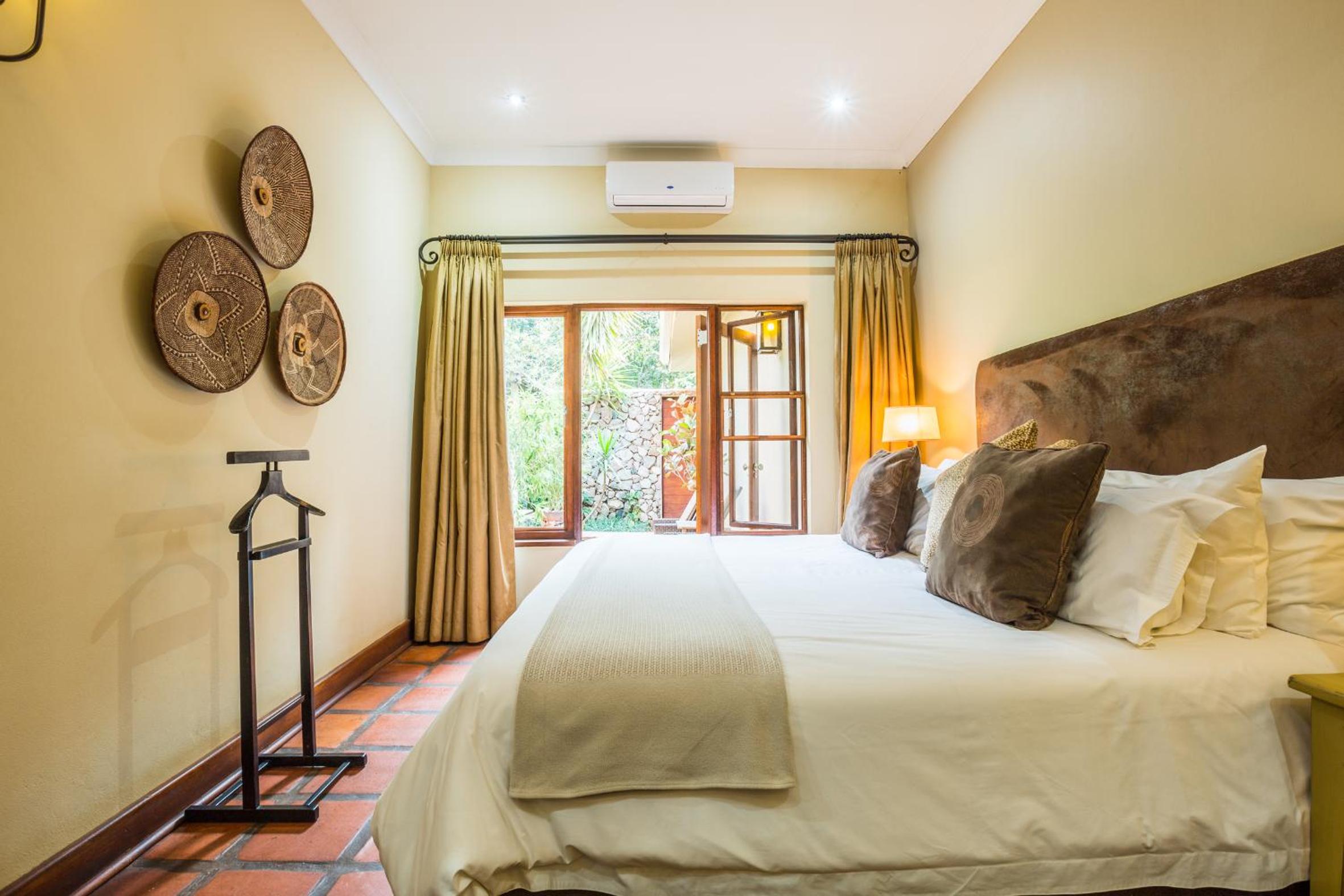 Deluxe Suite with Spa Bath - Photo 1