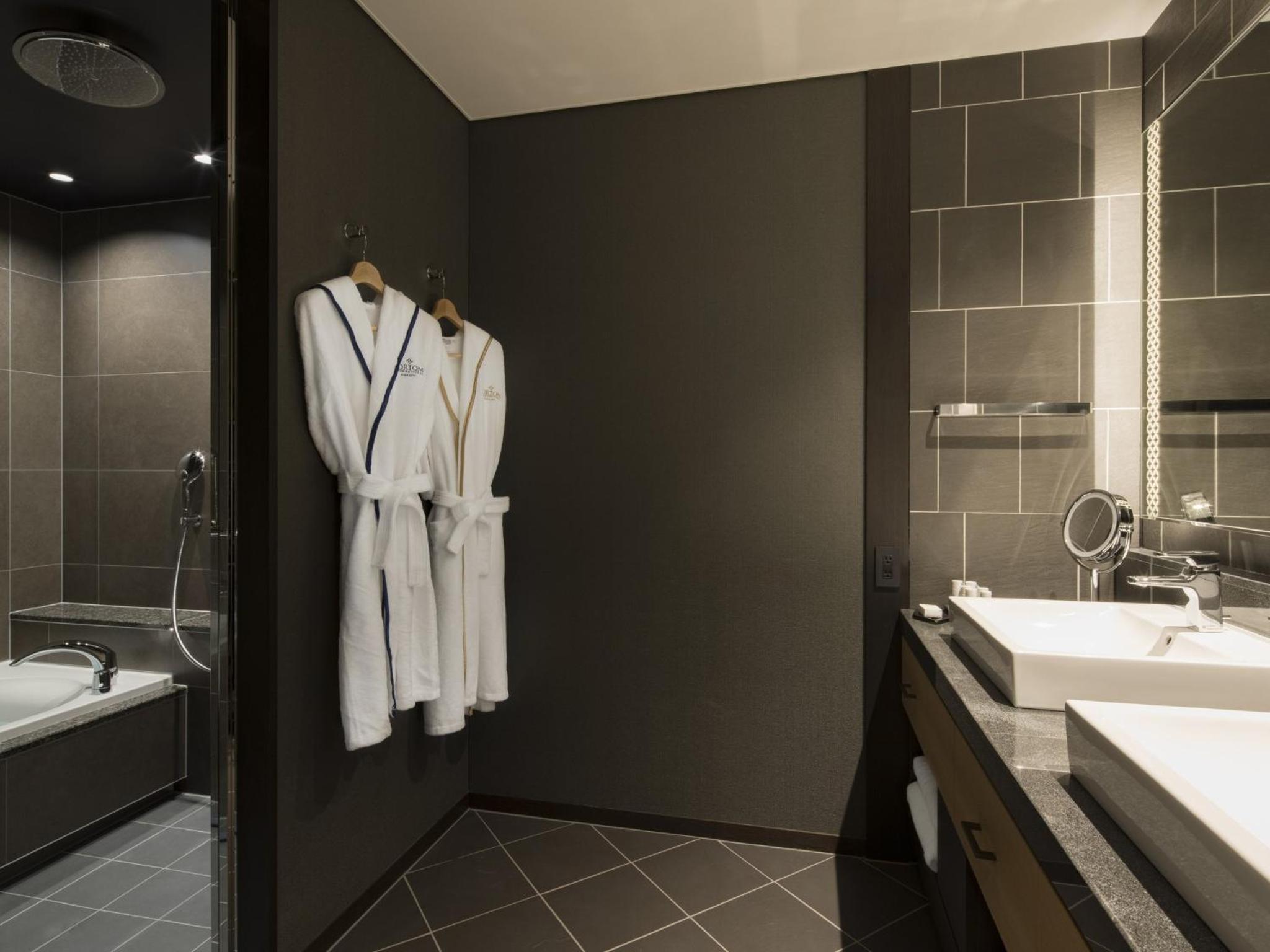 Junior Suite Twin - Non-Smoking - Photo 5
