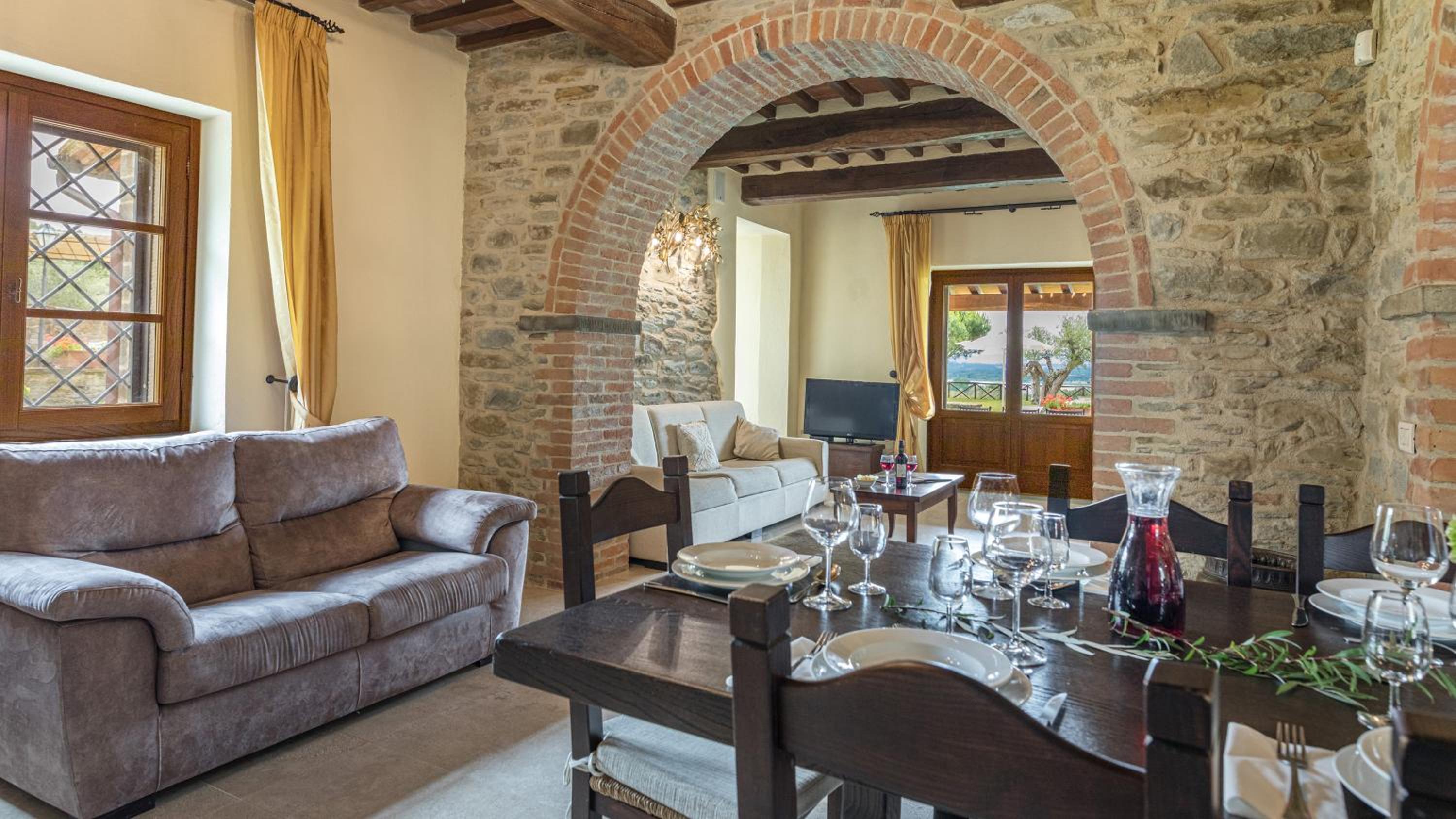 Seven-Bedroom Villa photo 1