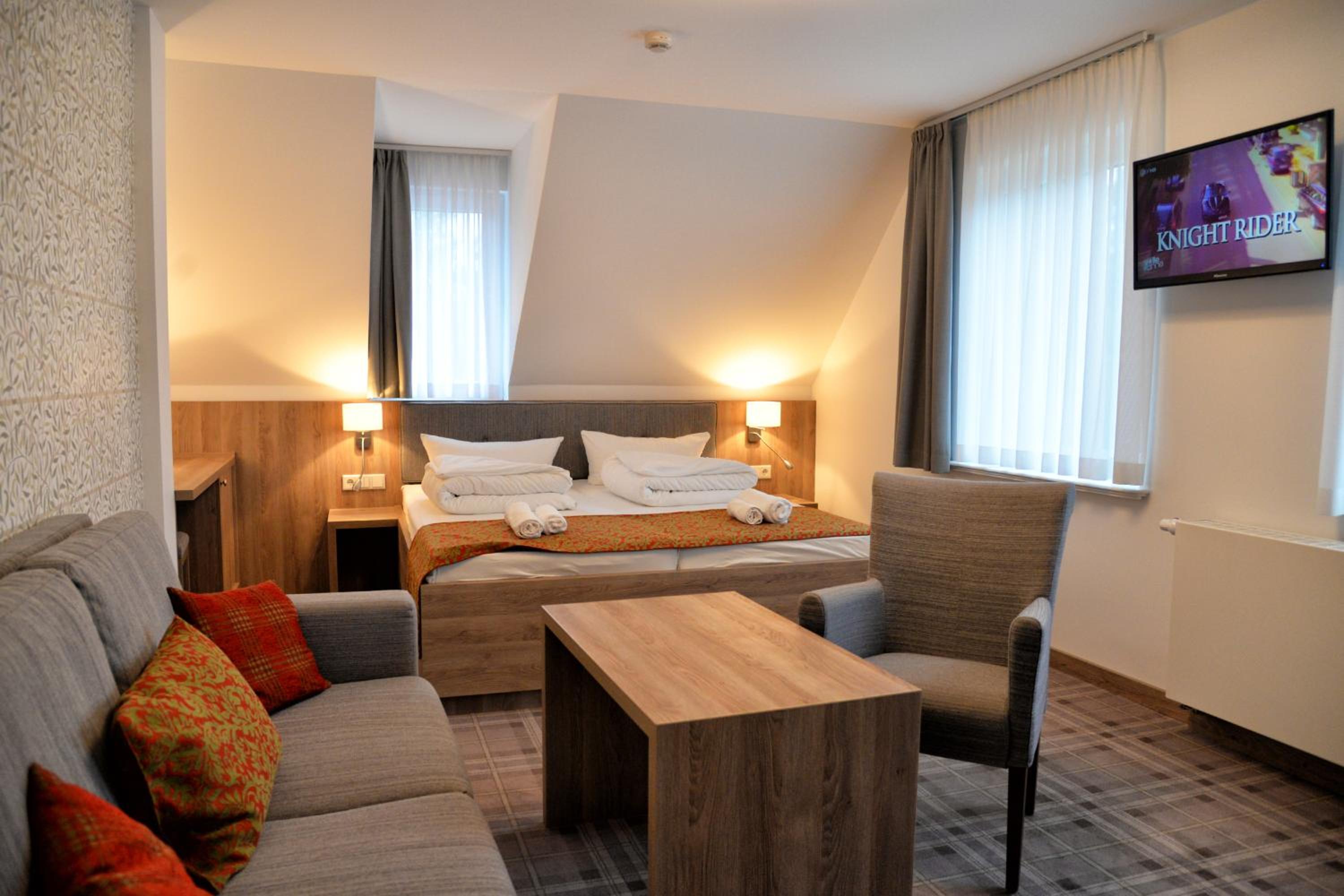 Deluxe Double Room - Photo 10
