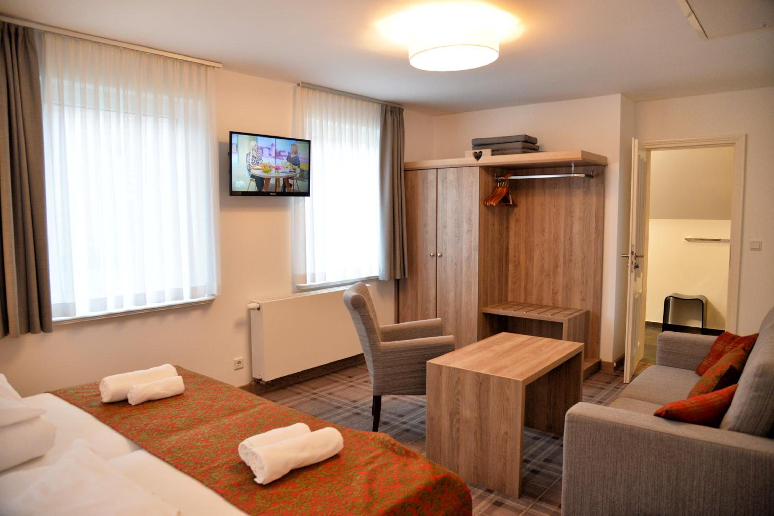 Deluxe Double Room - Photo 8