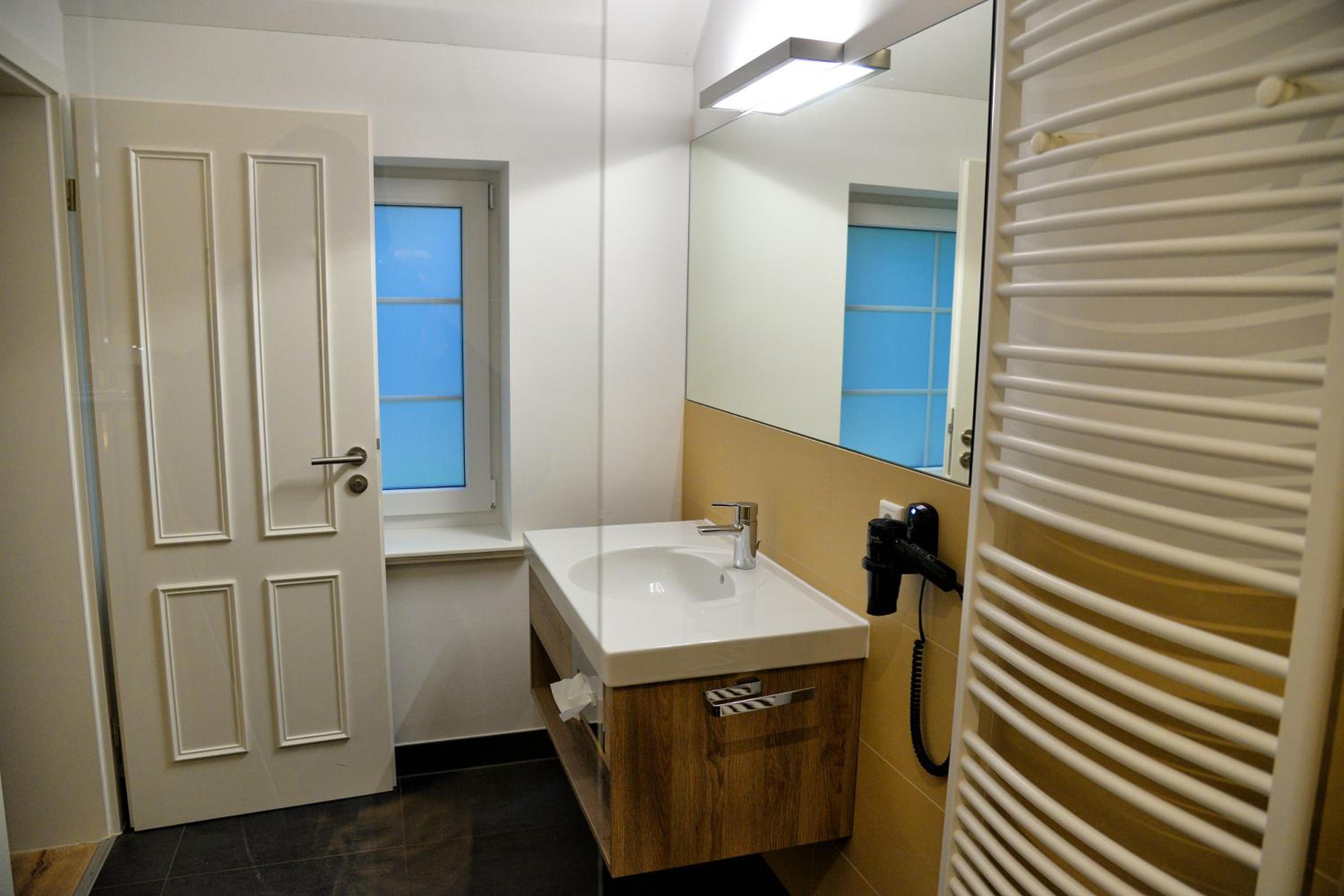 Deluxe Double Room - Photo 7
