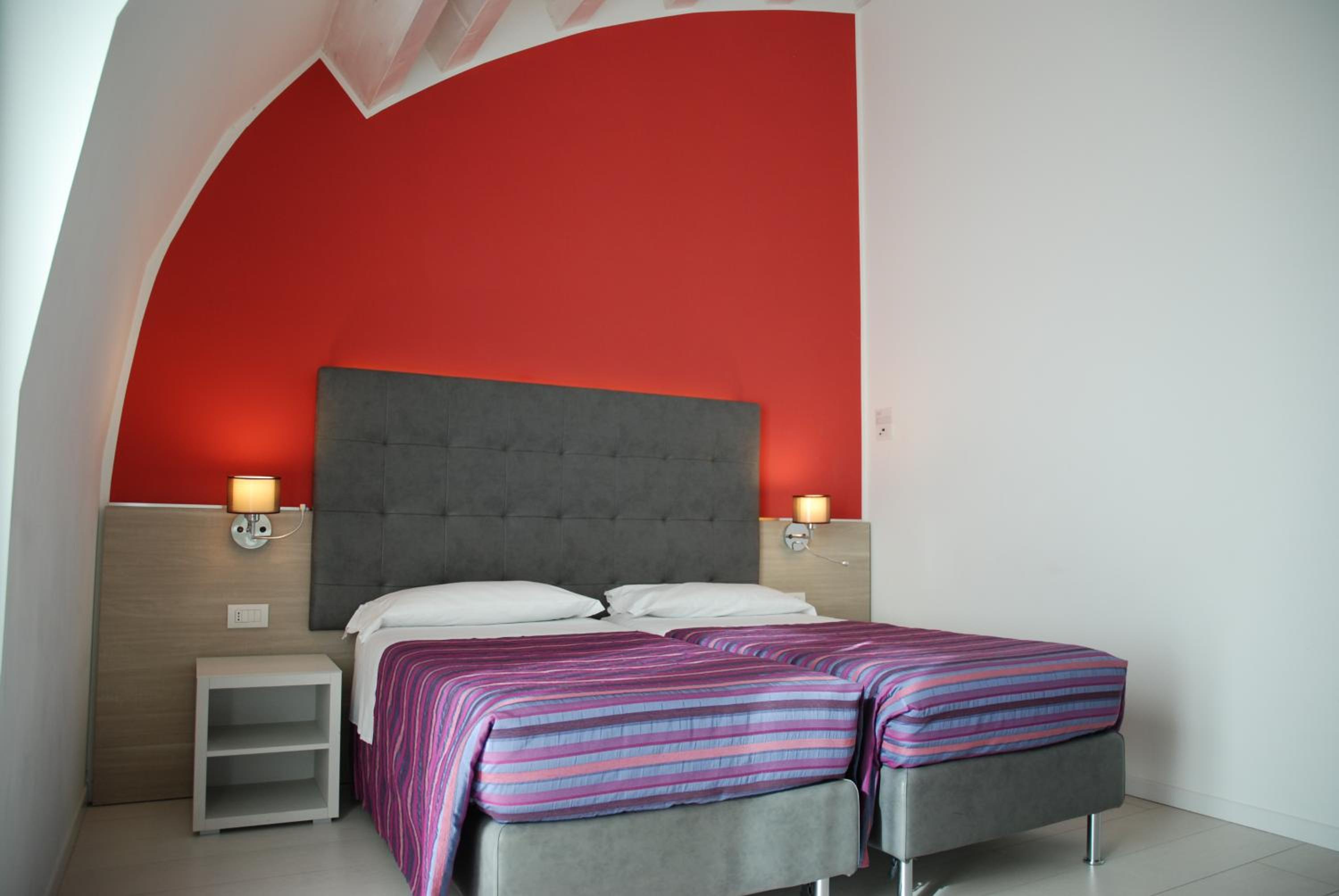 Deluxe Double or Twin Room - Photo 3