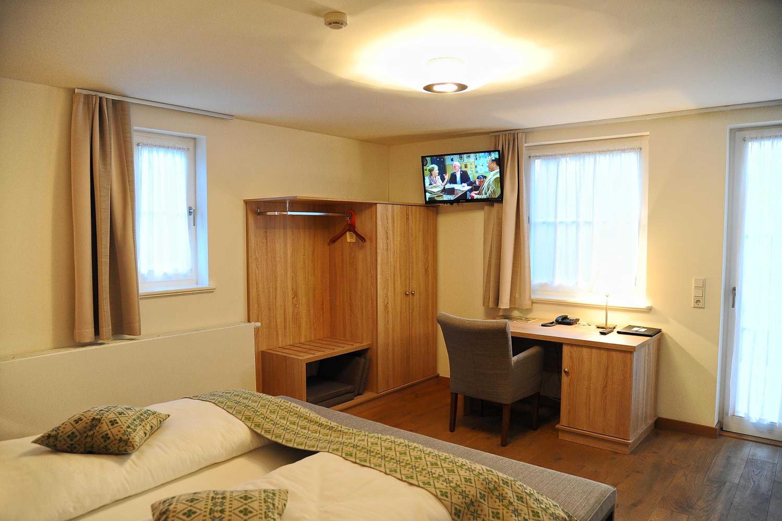 Deluxe Double Room - Photo 27