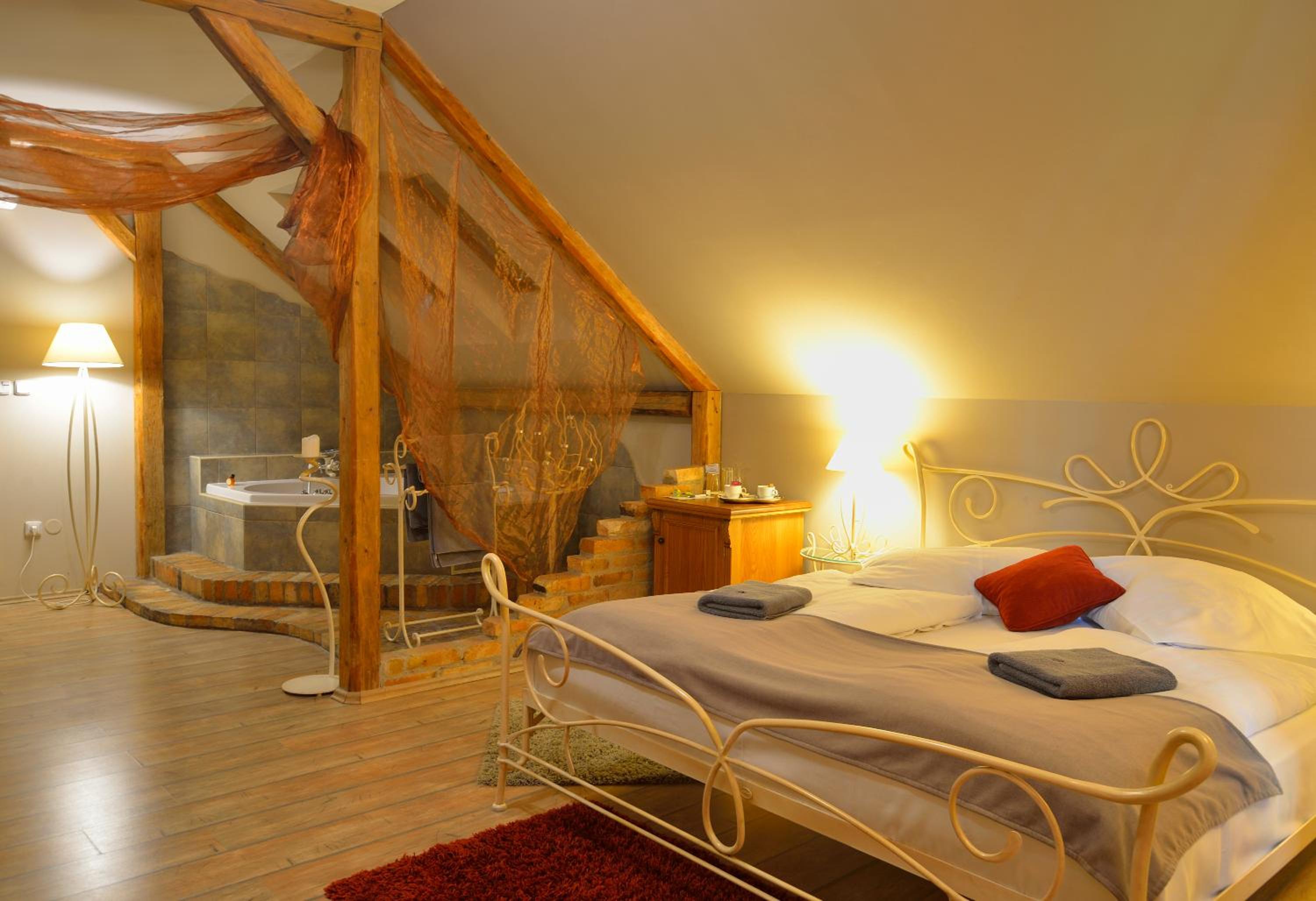 Double Room with Spa Bath photo 1