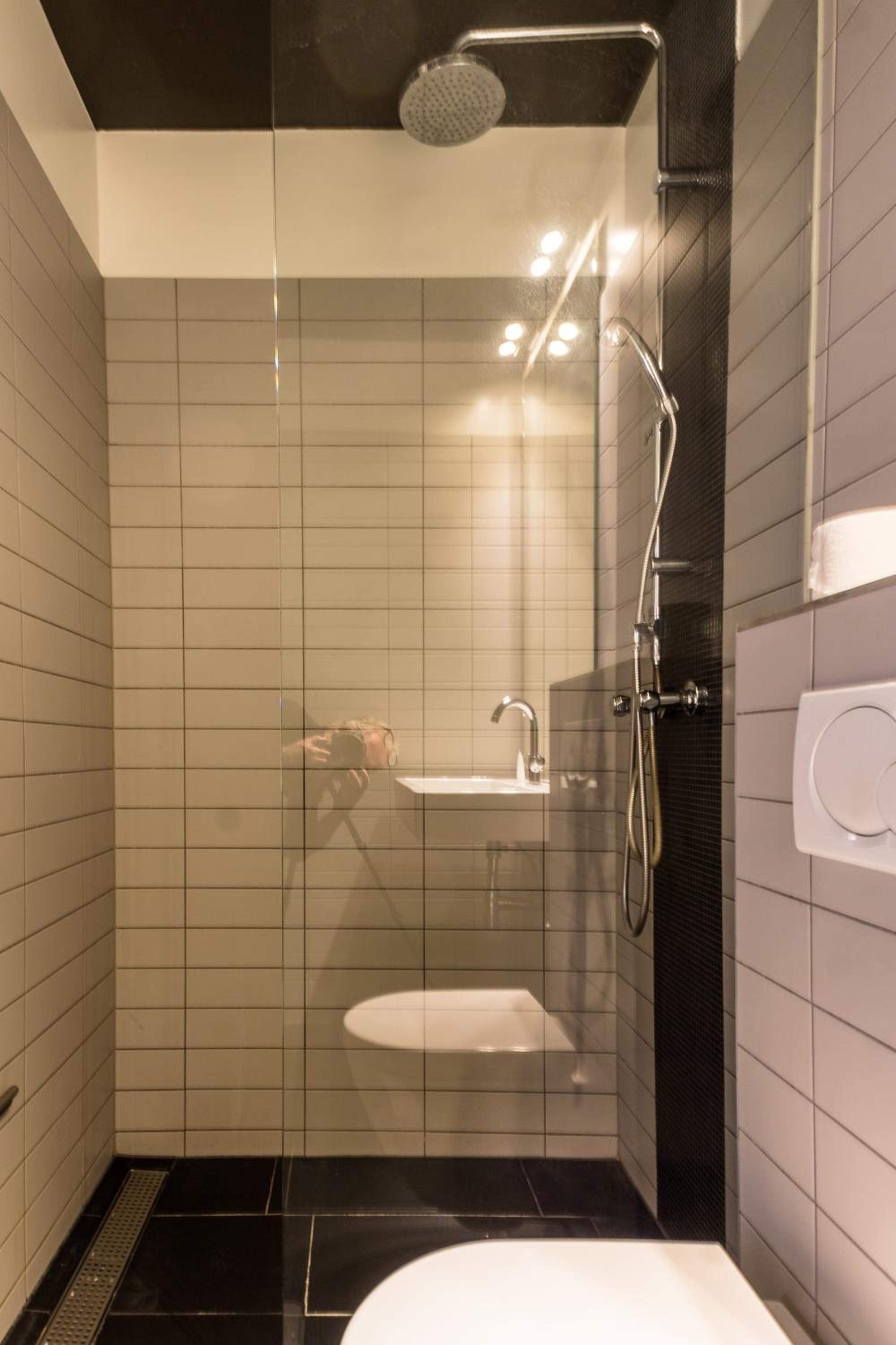 One-Bedroom Apartment thumbnail 6