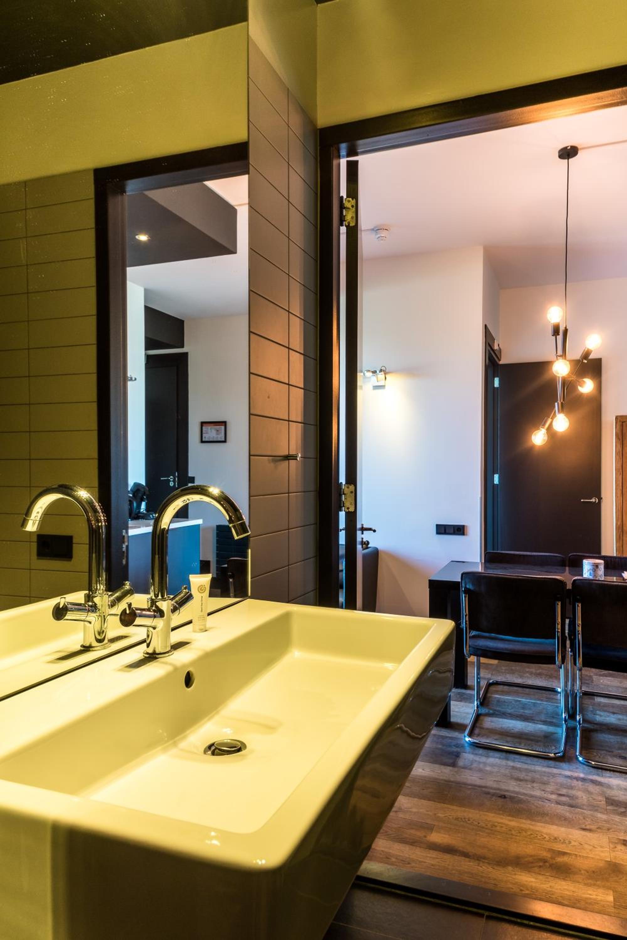One-Bedroom Apartment thumbnail 5