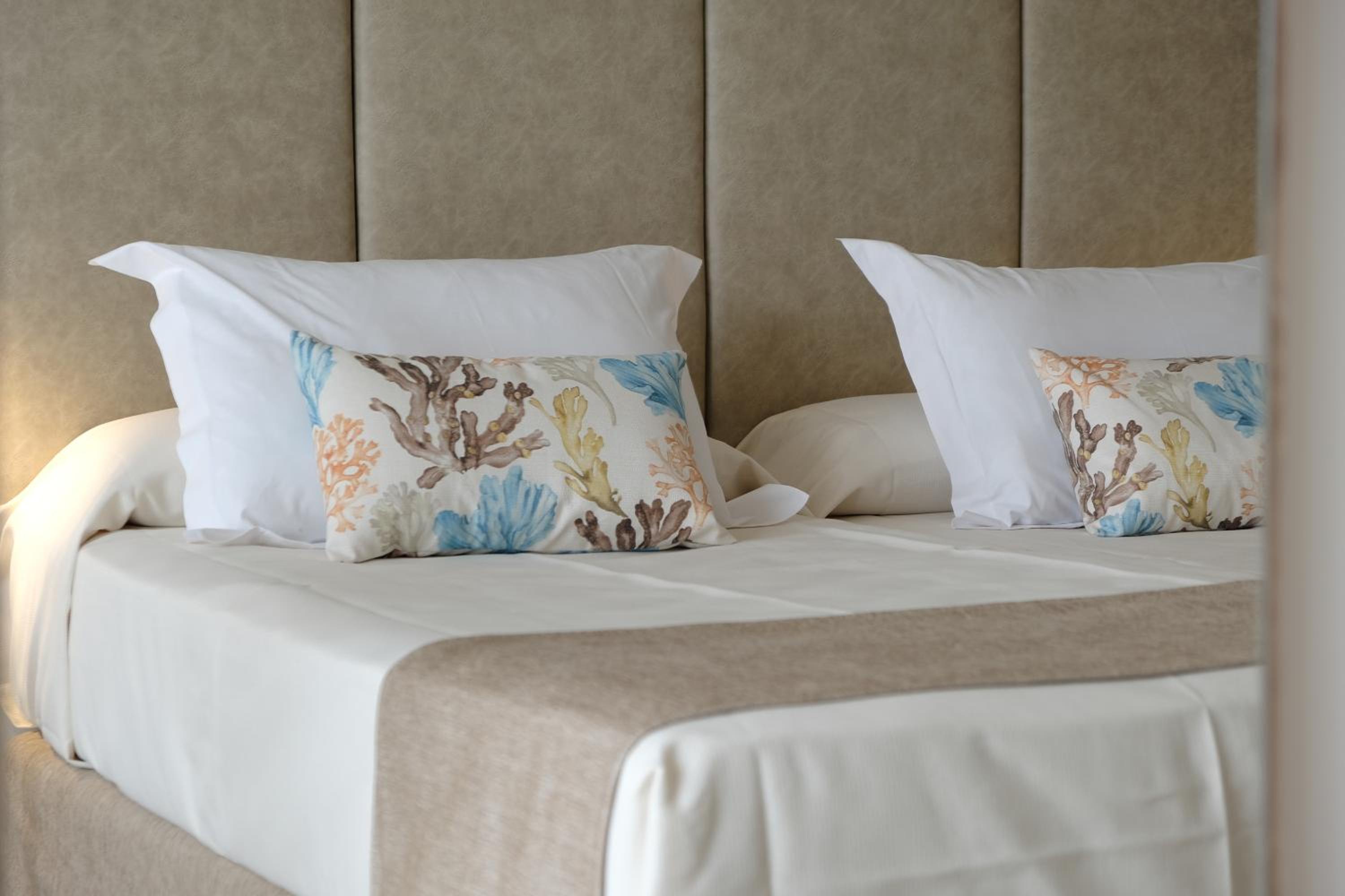 Junior Suite with Sea View - Photo 2