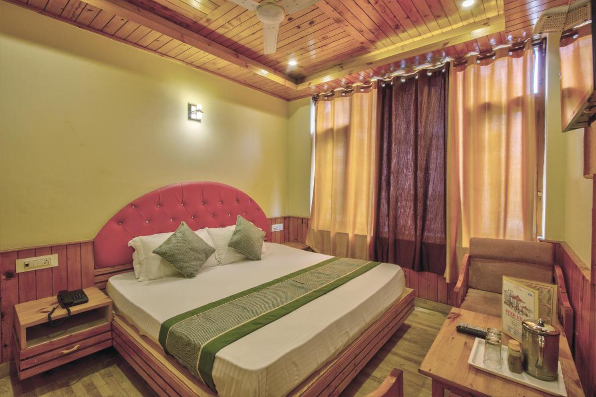 Deluxe Double Room (2 Adults + 1 Child)