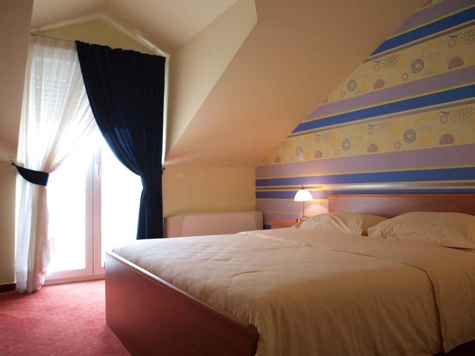 Economy Double Room - Photo 4